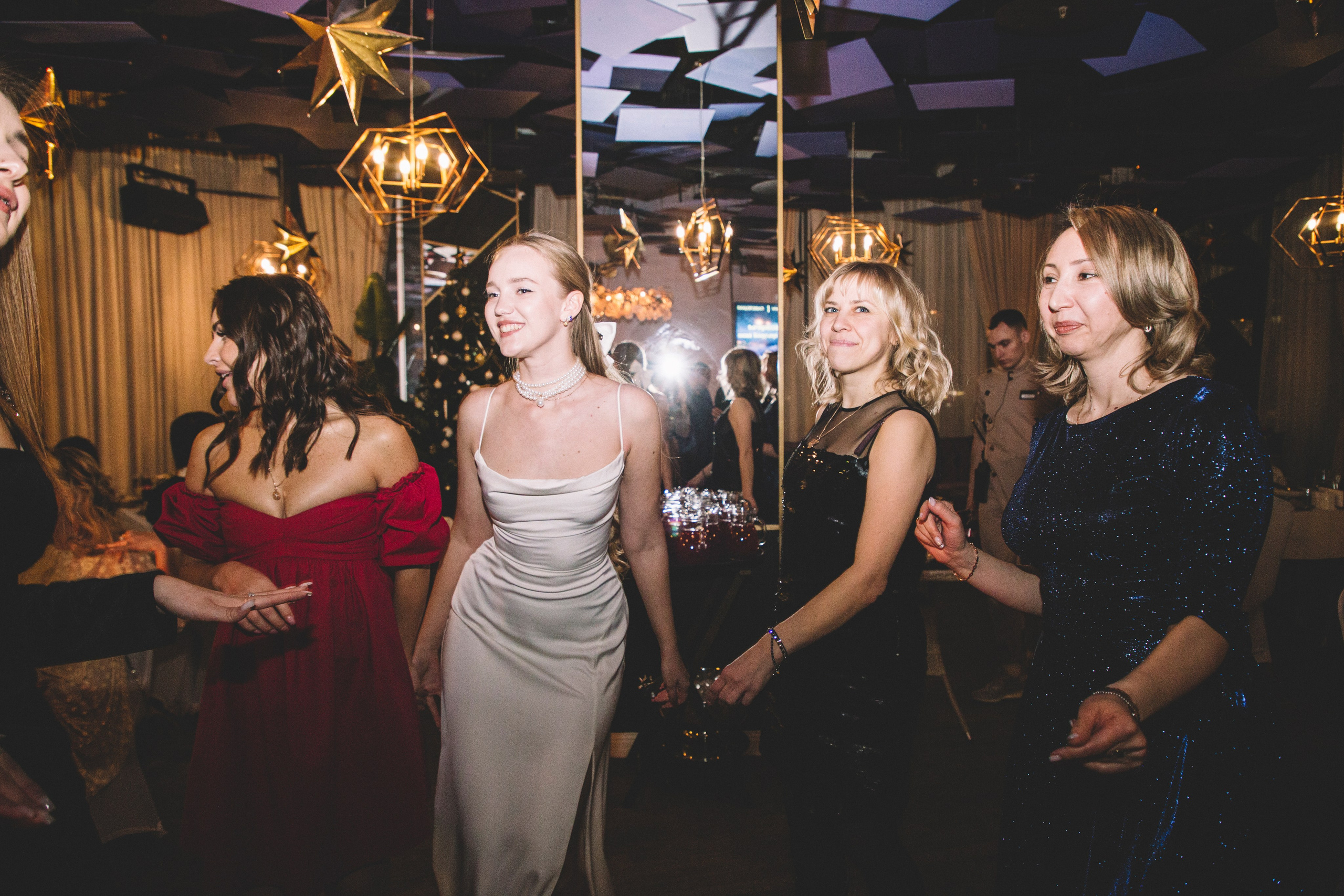 KOSMODOM. Портретный и свадебный фотограф Даня Похватова