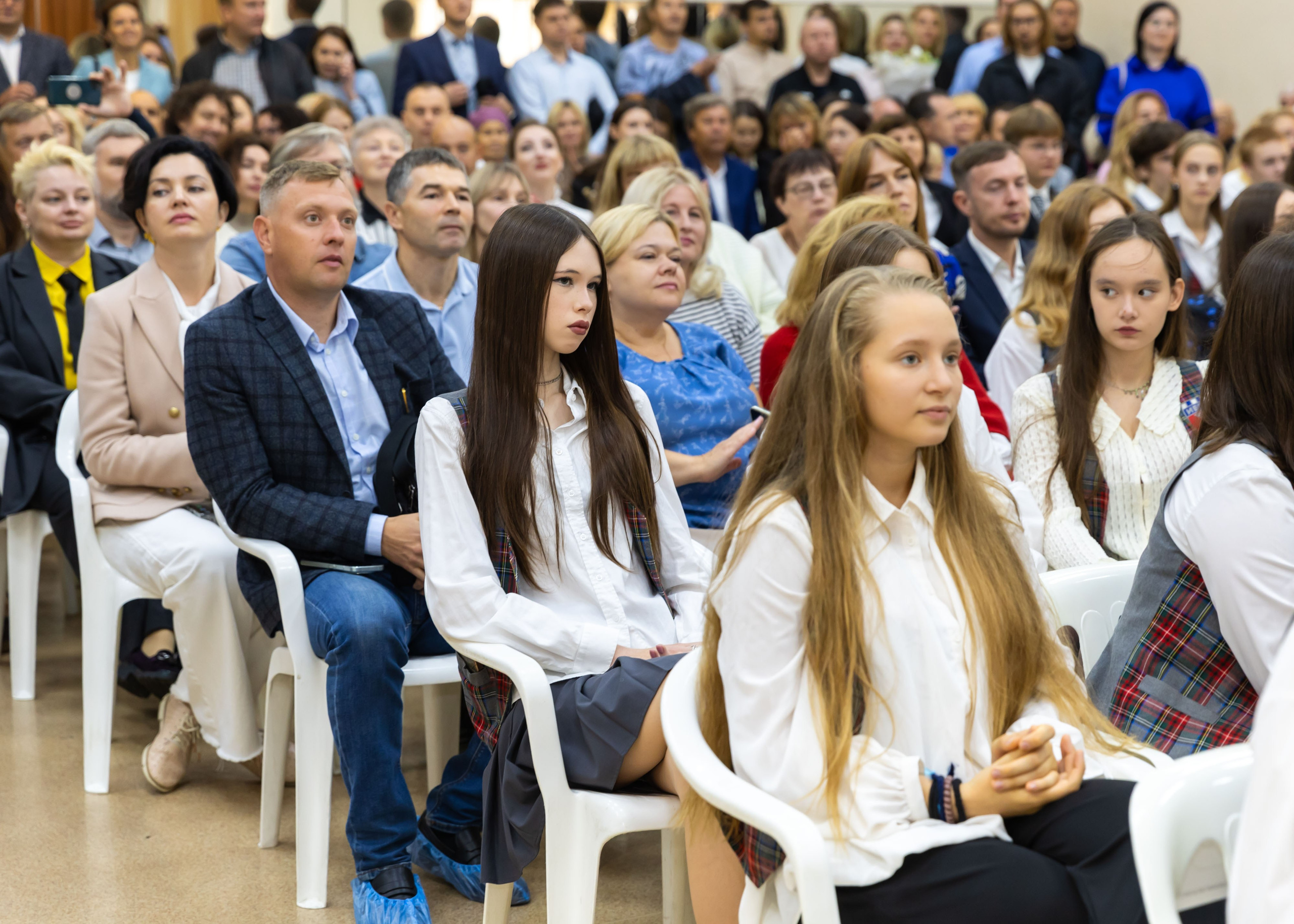01.09.2025 Первое сентября, 30 школа. ФОТОГРАФ ВИНОГРАДОВА ДАРЬЯ