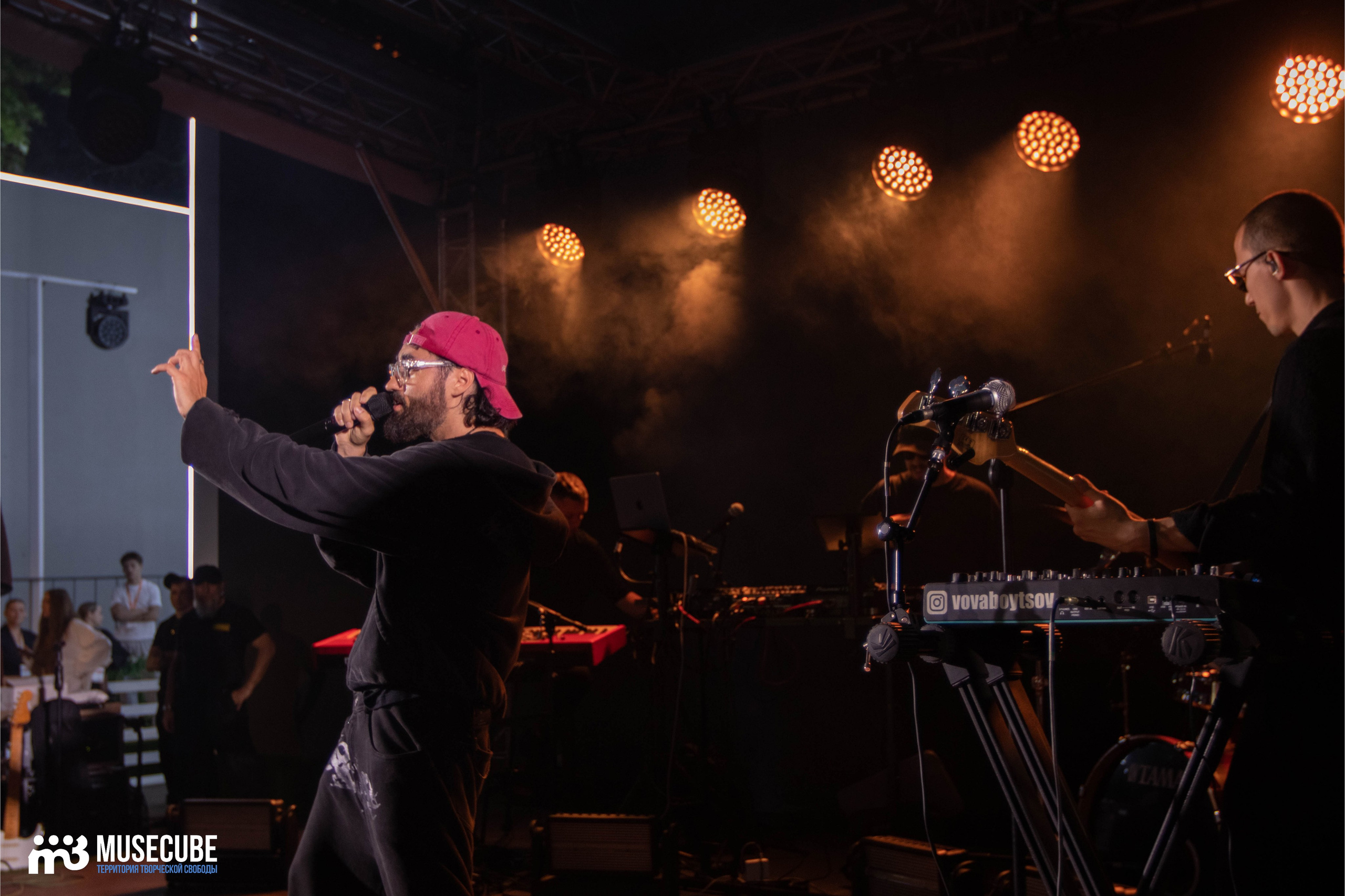 МОТ. Концертный фотограф