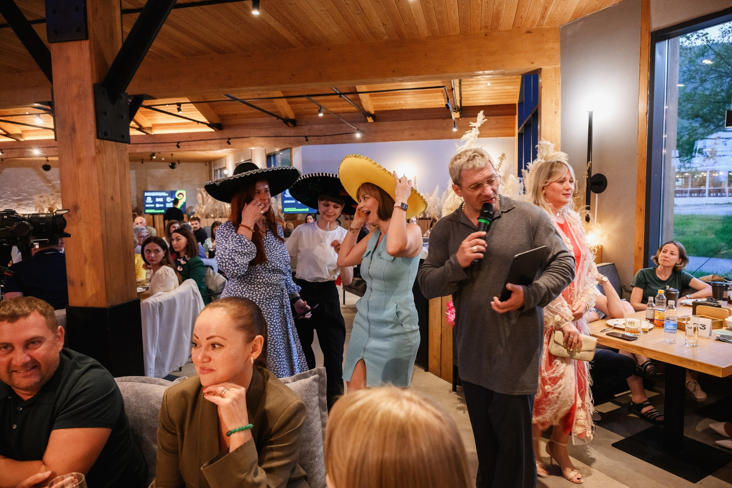 Фотосъемка гастроужина в ресторане в Петропавловске-Камчатском. Гастрономическая фотосъемка в ресторане в Петропавловске-Камчатском. Профессиональная съемка блюд и атмосферы ужина в Петропавловске-Камчатском. Изысканные фото гастроужина в ресторанах Петропавловска-Камчатского. Стоимость фотосъемки гастроужина в Петропавловске-Камчатском.