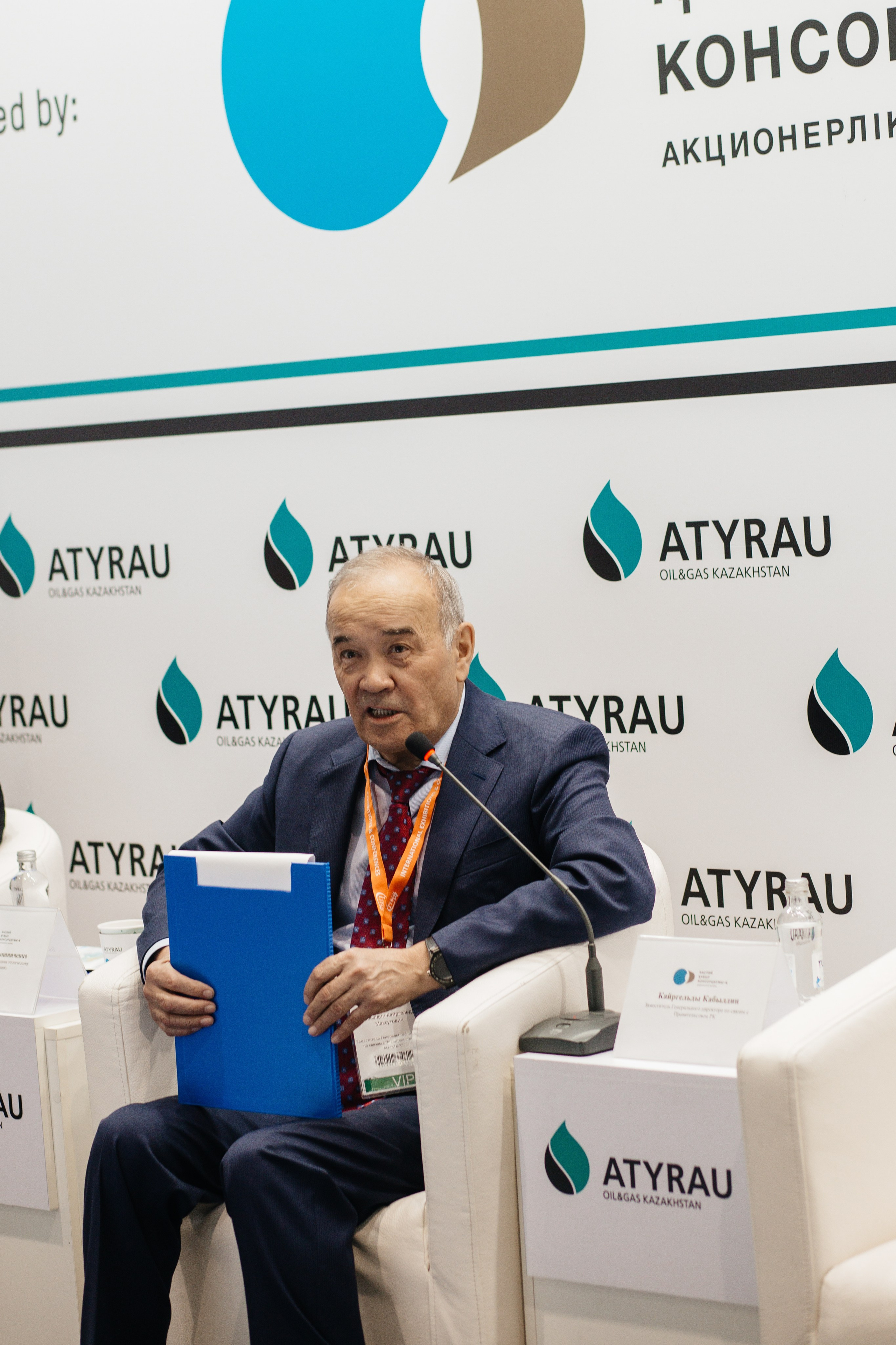 ПРЕСС-КОНФЕРЕНЦИЯ С УЧАСТИЕМ РУКОВОДСТВА КТК. Фотограф в Атырау Аслан Мурат