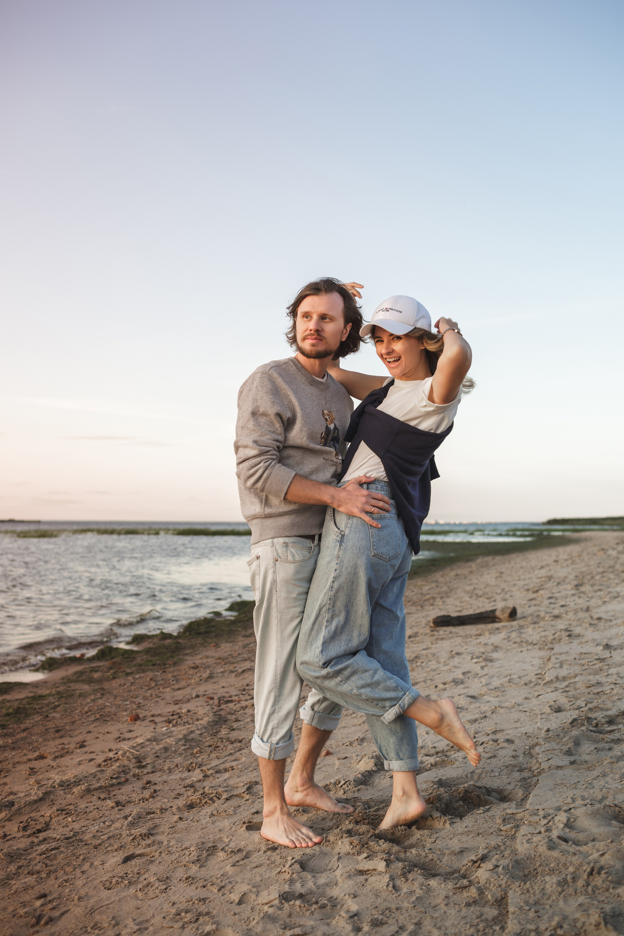 Фотосессия пары на закате. Свадебный фотограф Кирилл Белый