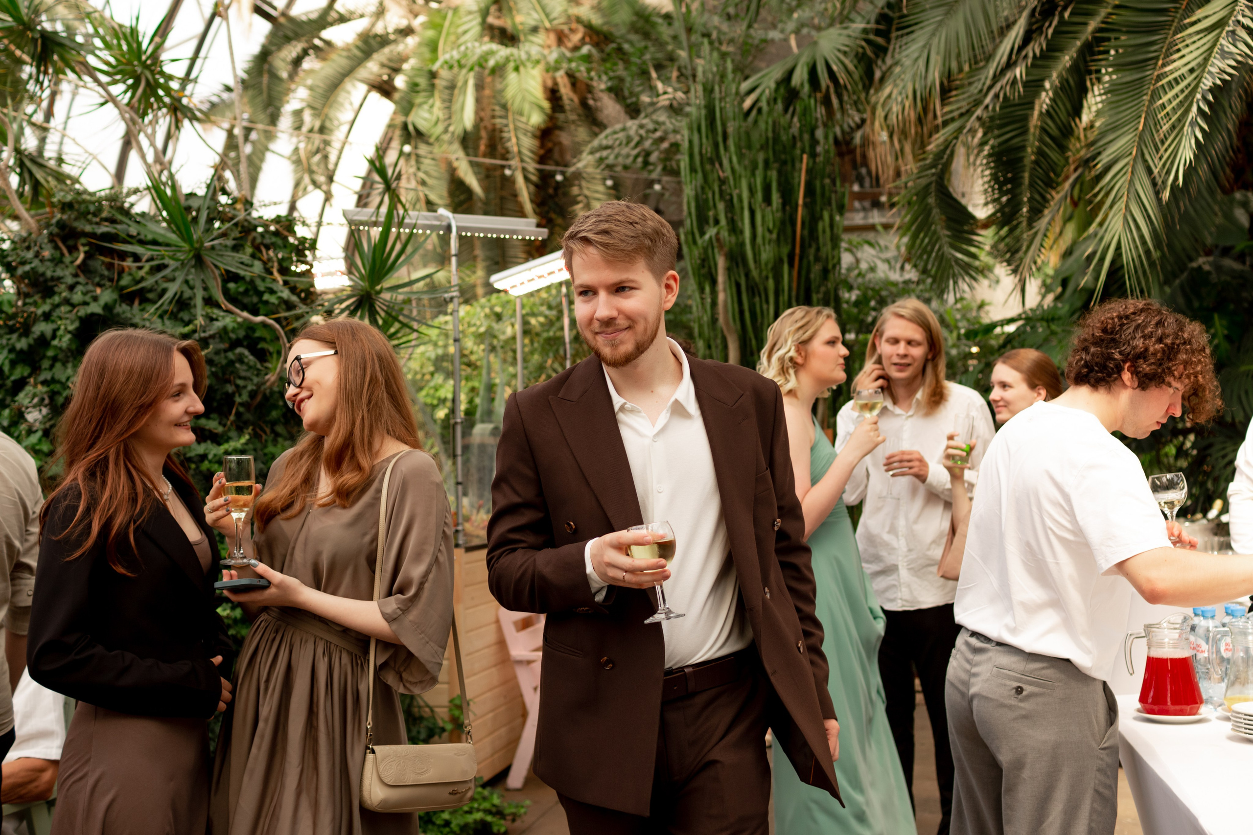 Выездная регистрация в Оранжерее Таврического сада. Свадебный фотограф Кирилл Белый
