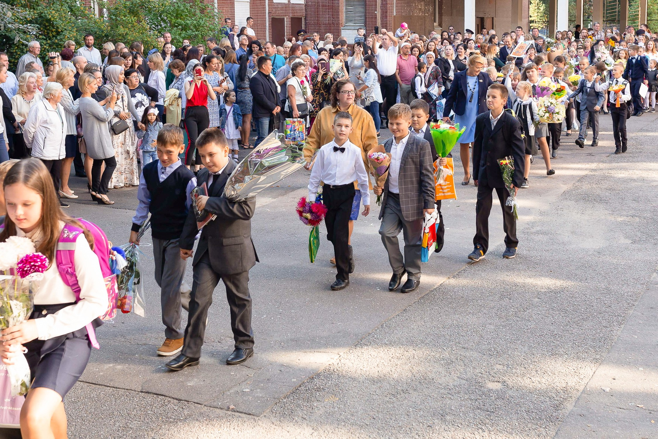 Линейка 1 сентября. Свадебный и Репортажный фотограф в Санкт-Петербурге