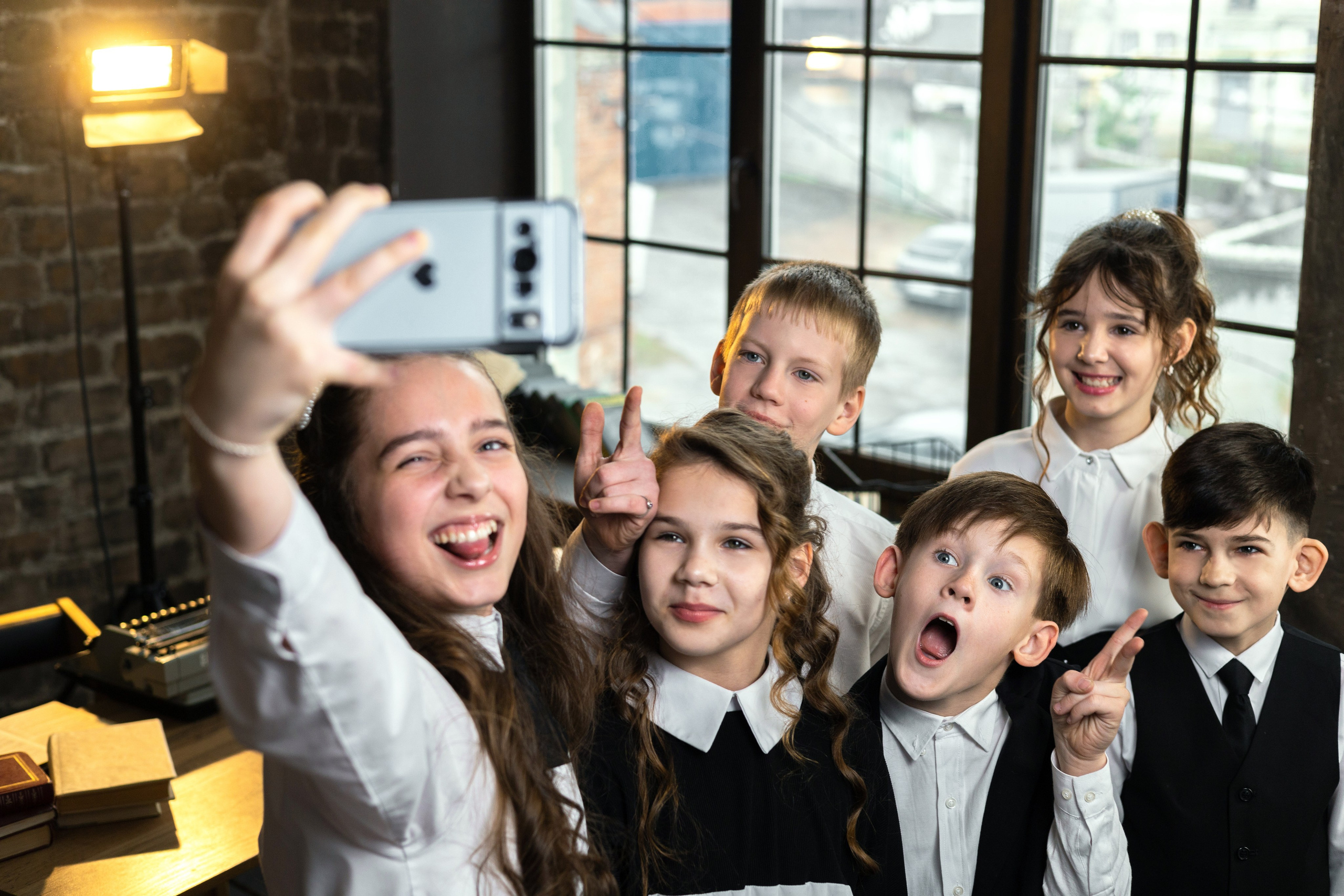 Выпускные альбомы 4класс. Выпускные альбомы Саратов Энгельс фотограф Титова Ирина