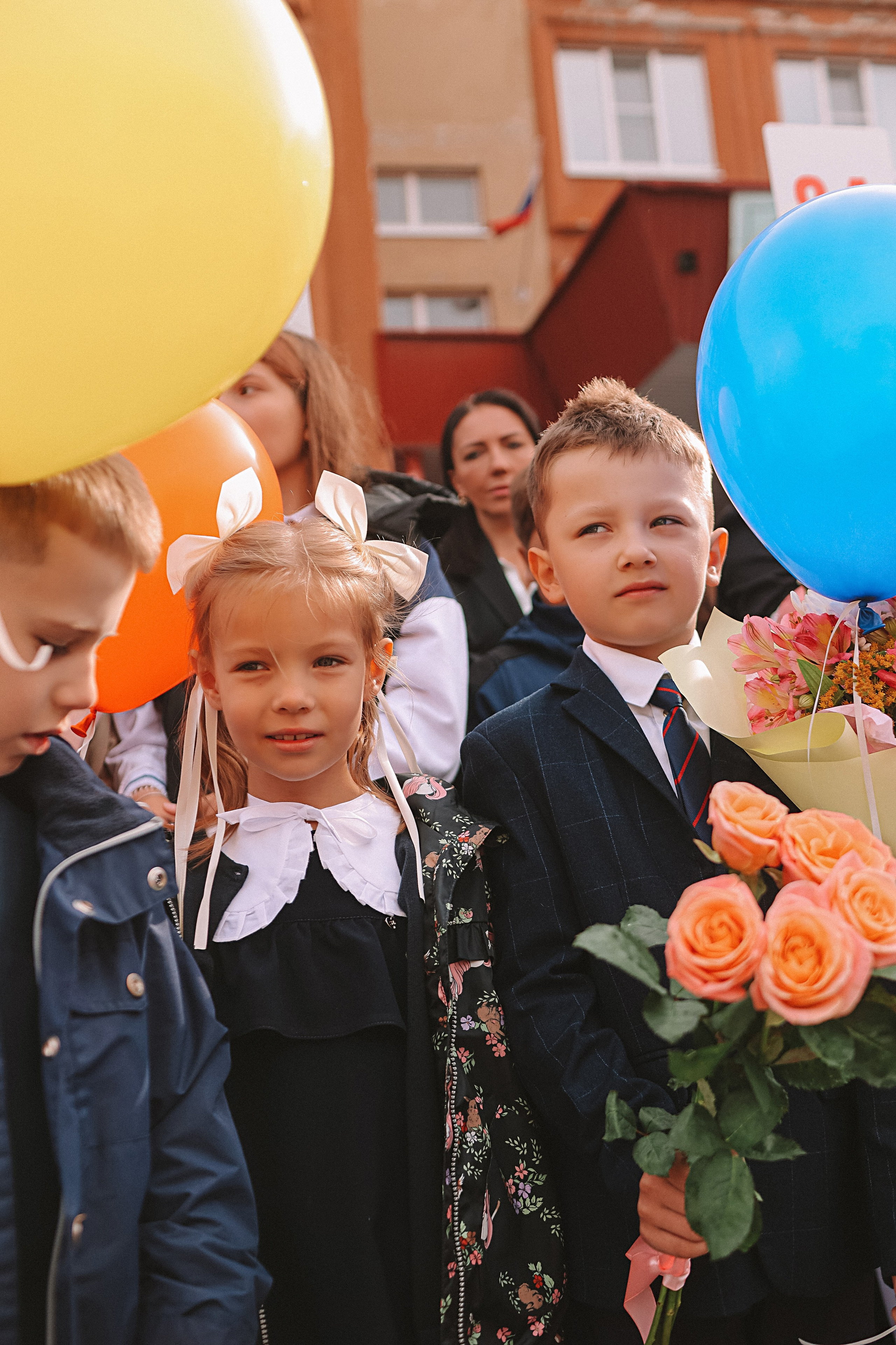 1 сентября линейка+кл час+портреты. Семейный фотограф Тюмень, фотограф на роды Салмина Мария