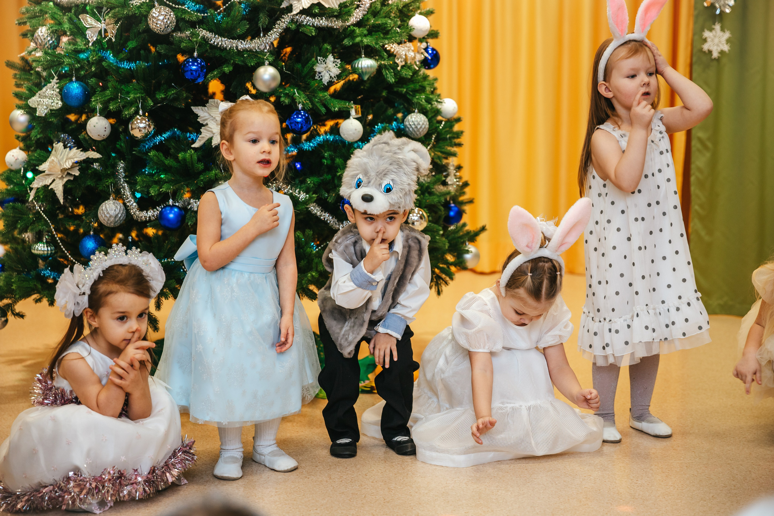 Новогодний утренник в младшей группе. Семейный lifestyle фотограф в Санкт-Петербурге Людмила Пахомова