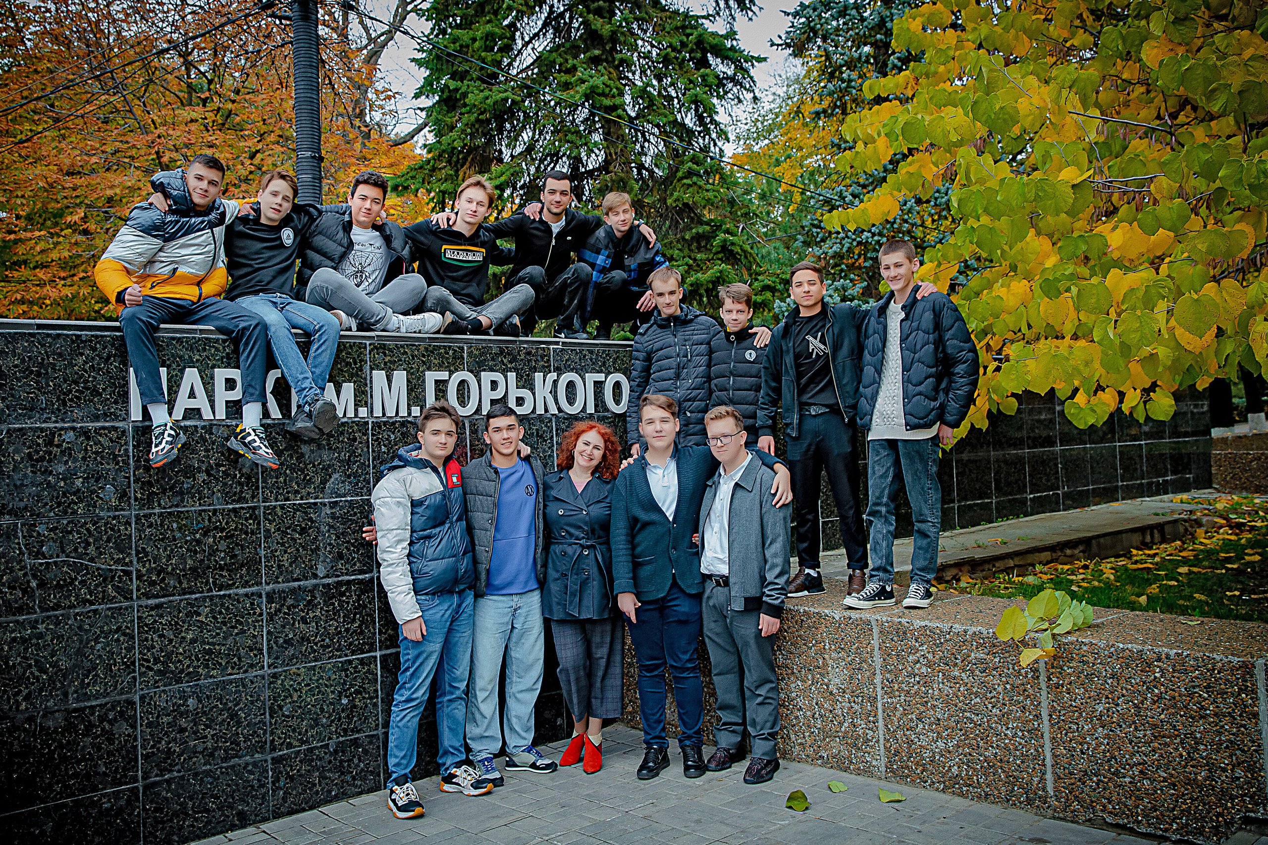 Фотосессия Гимназия № 36 Класс 9. Современные Выпускные Альбомы в Ростове-на-Дону