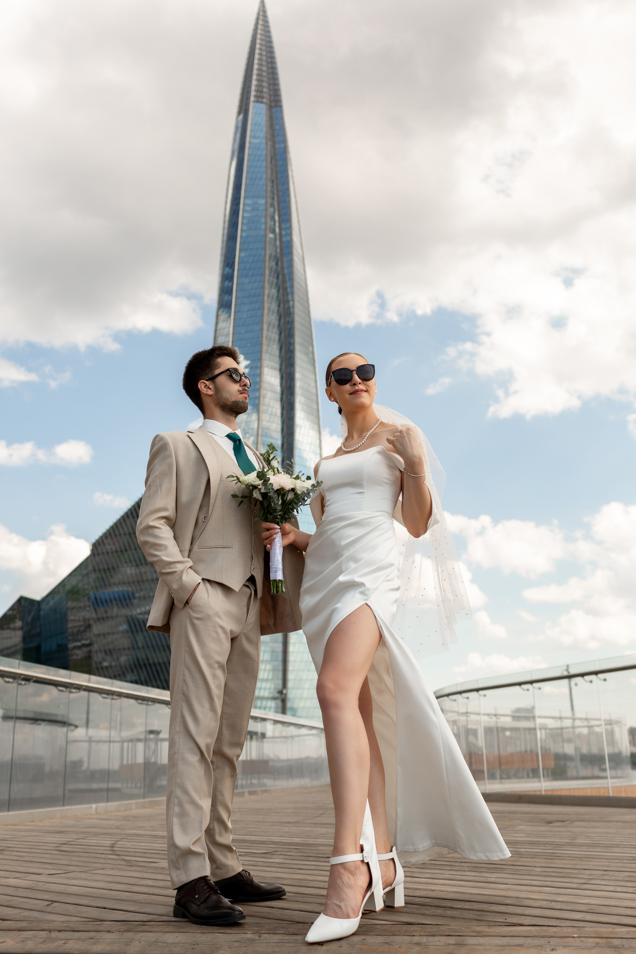 Свадебная фотопрогулка у Лахты. Свадебный фотограф Кирилл Белый