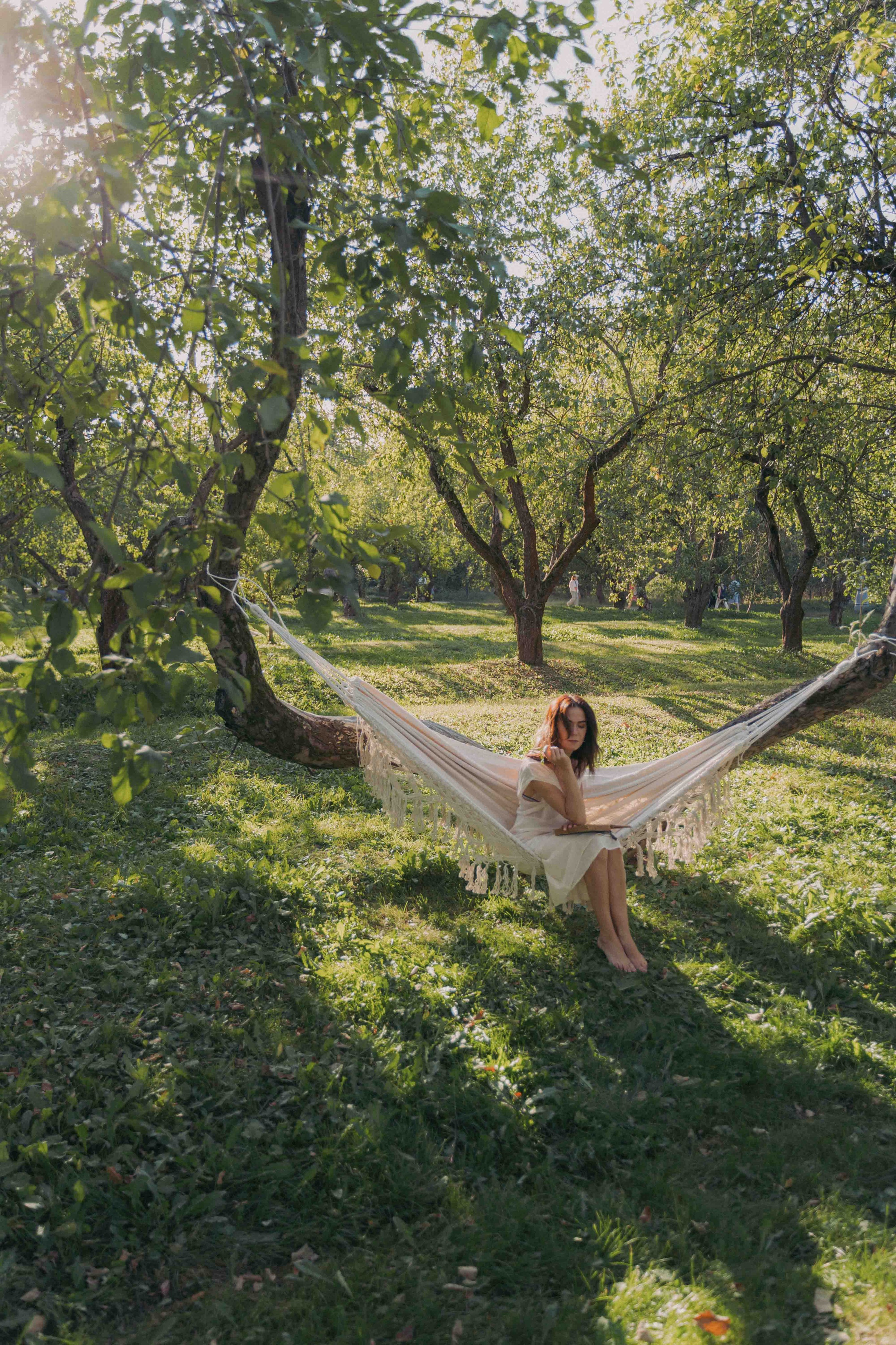 Яблоневый сад и гамак. Фотограф и видеограф в Москве и Абу Даби Мария Кулагина