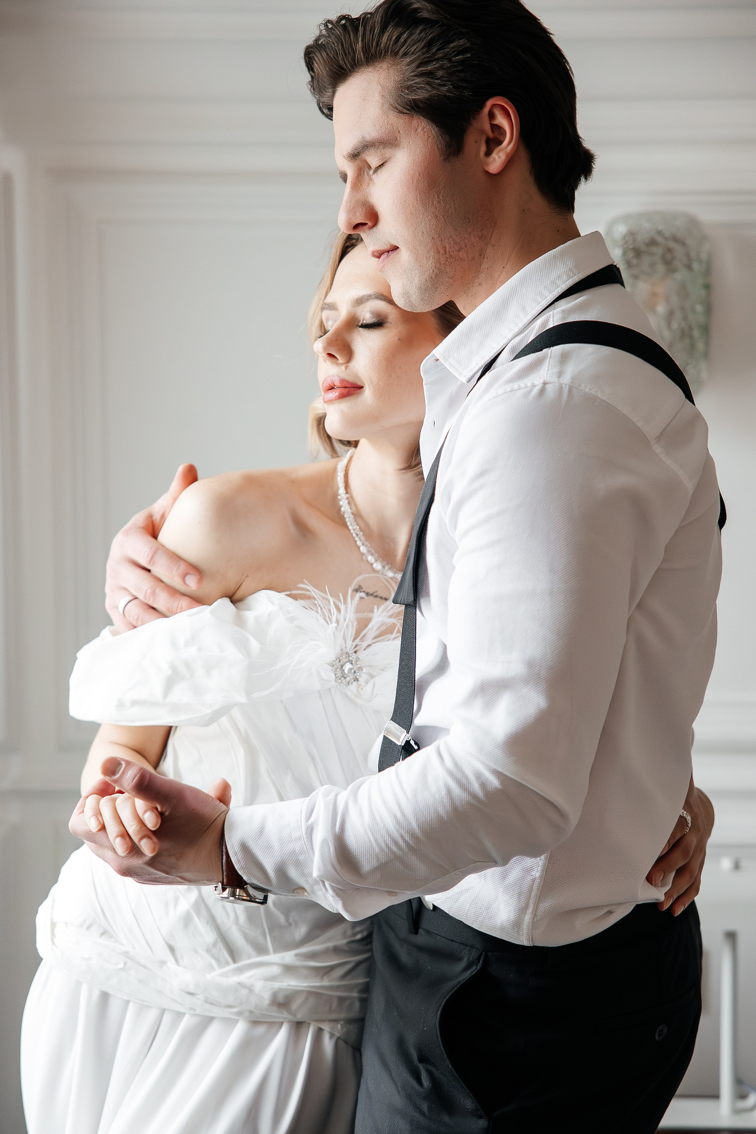 Утро жениха и невесты в отеле. Свадебный и семейный фотограф в Москве Красинская Мария