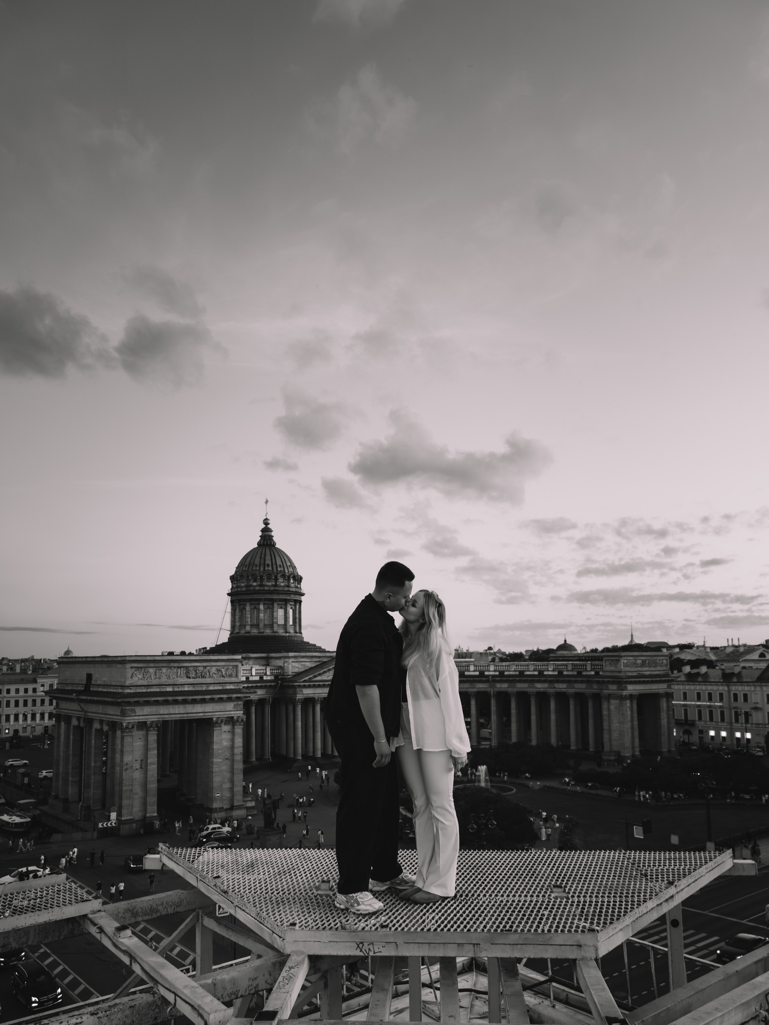 На крыше. Семейный фотограф в Санкт-Петербурге. Запечатление мгновений и ярких воспоминаний в Вашей жизни