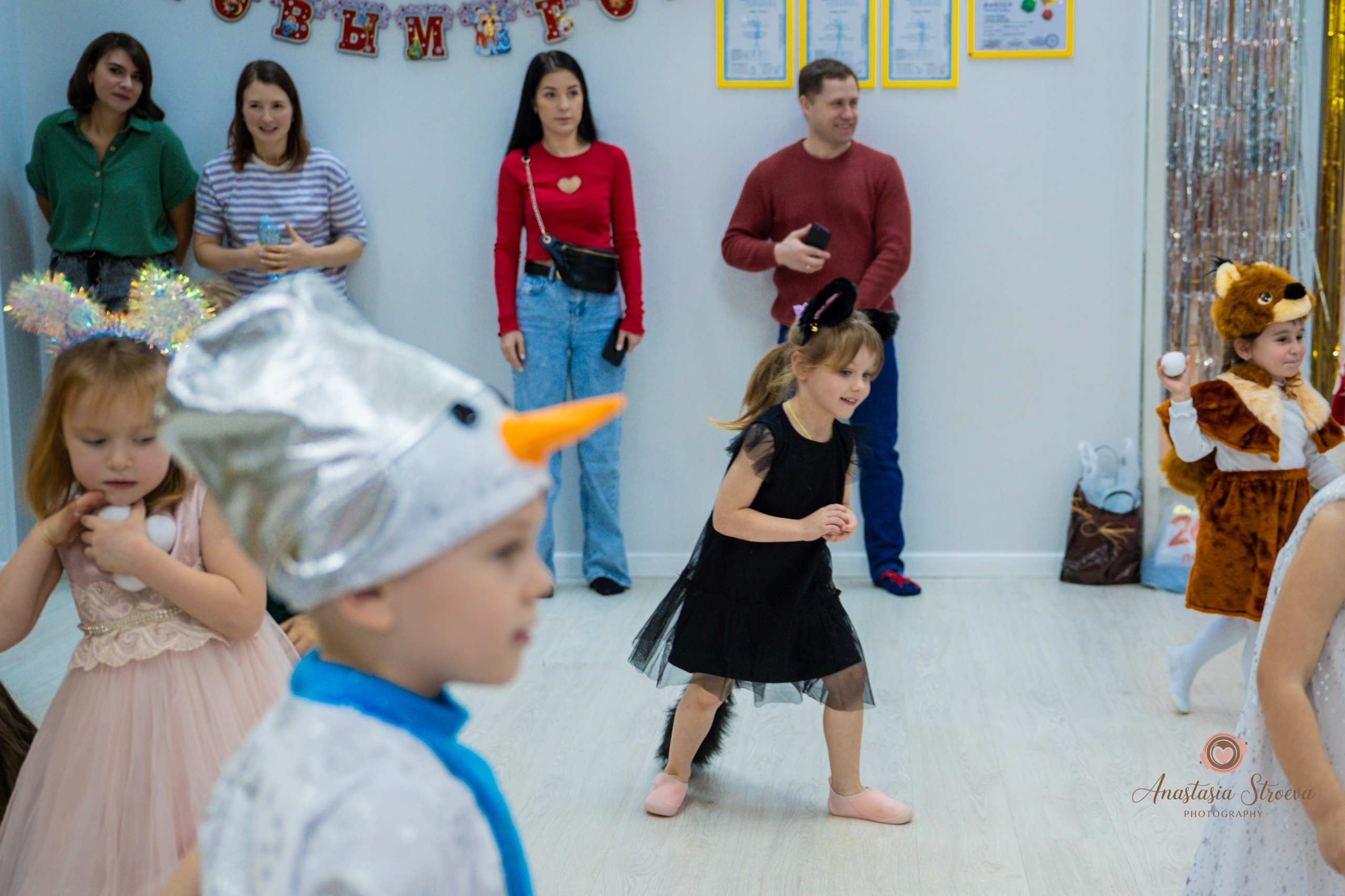 Новый год в танцах. Семейный и детский фотограф в Королеве, Москве и Московской области Строева Анастасия