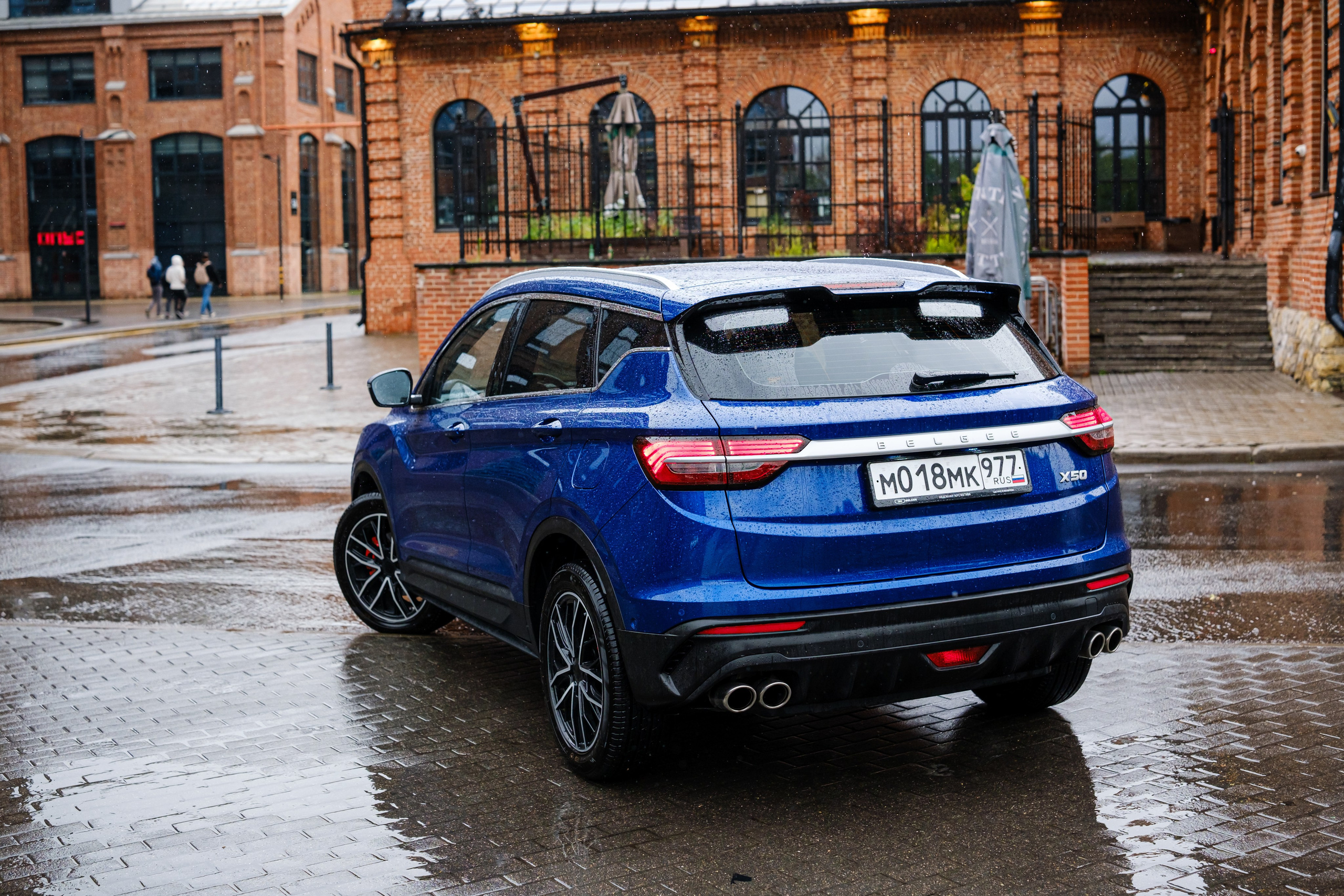 Belgee X50 — твой яркий акцент в сером потоке. Сайт фотографа Дмитрия Батенёва