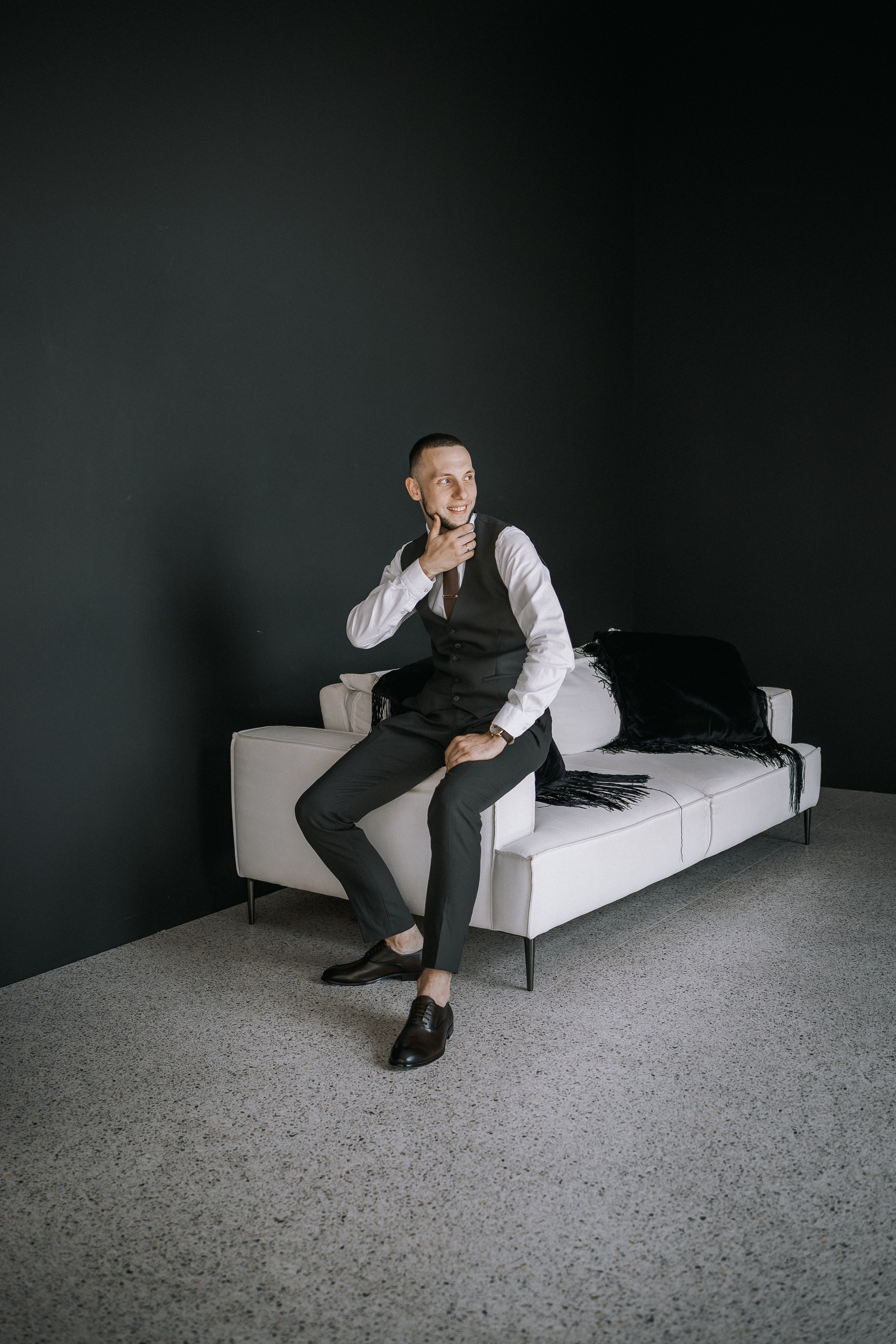 Свадебная прогулка. Эвелина и Дмитрий. Свадебная фотография. Арина Рубах