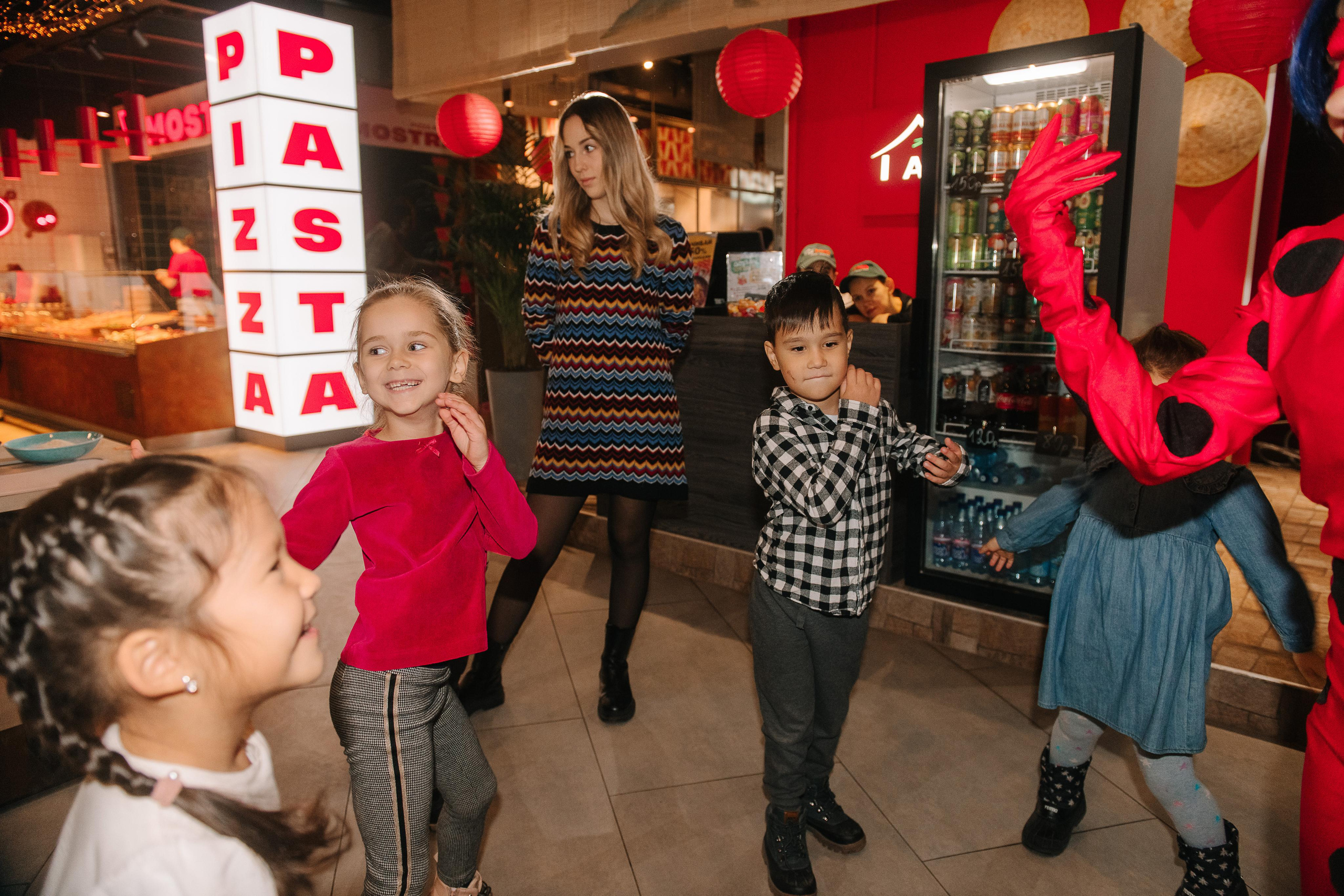 Гастродвор. Детский мастер-класс по приготовлению сэндвичей. Фотограф Валерия Голубева (Миронова)