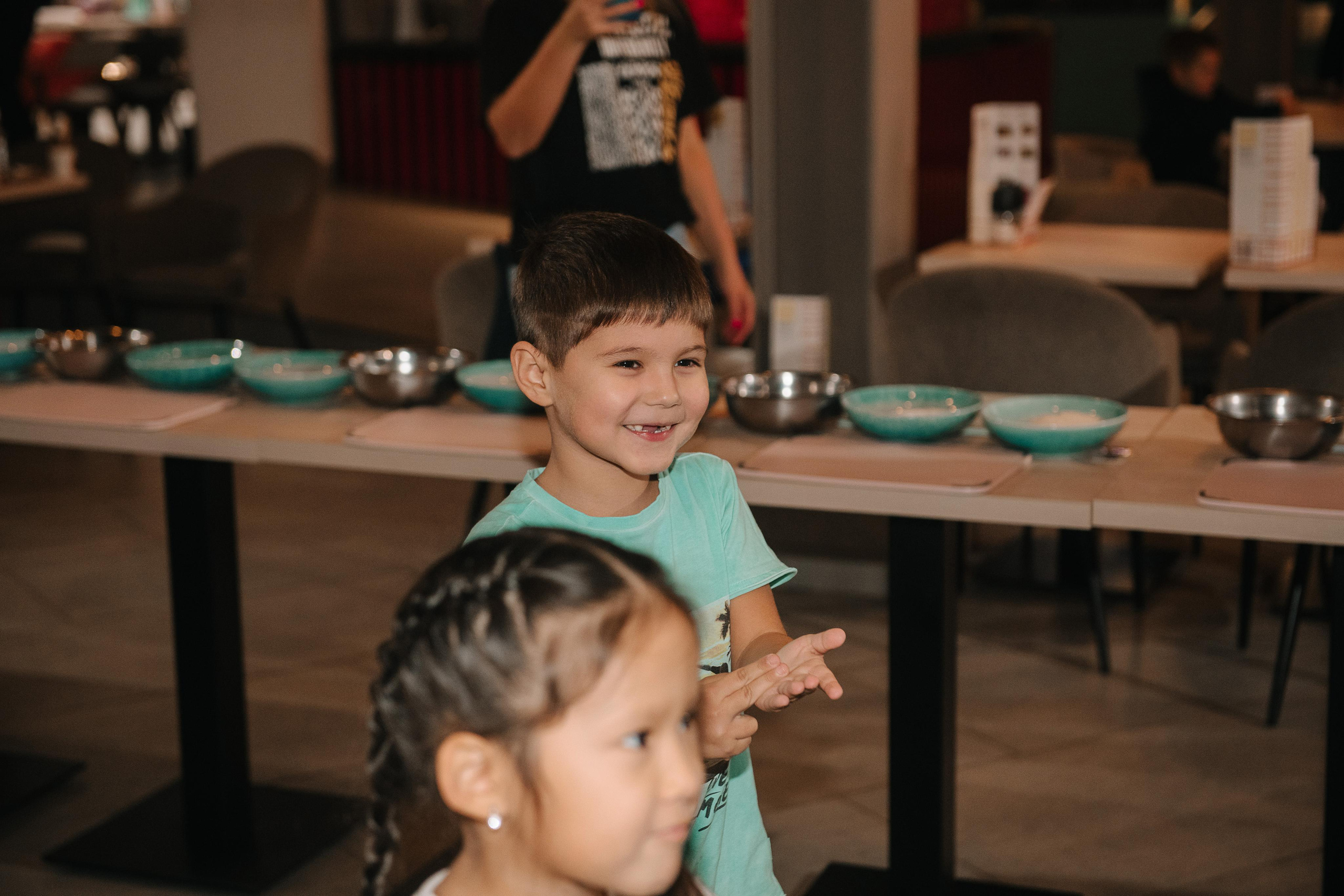 Гастродвор. Детский мастер-класс по приготовлению сэндвичей. Фотограф Валерия Голубева (Миронова)