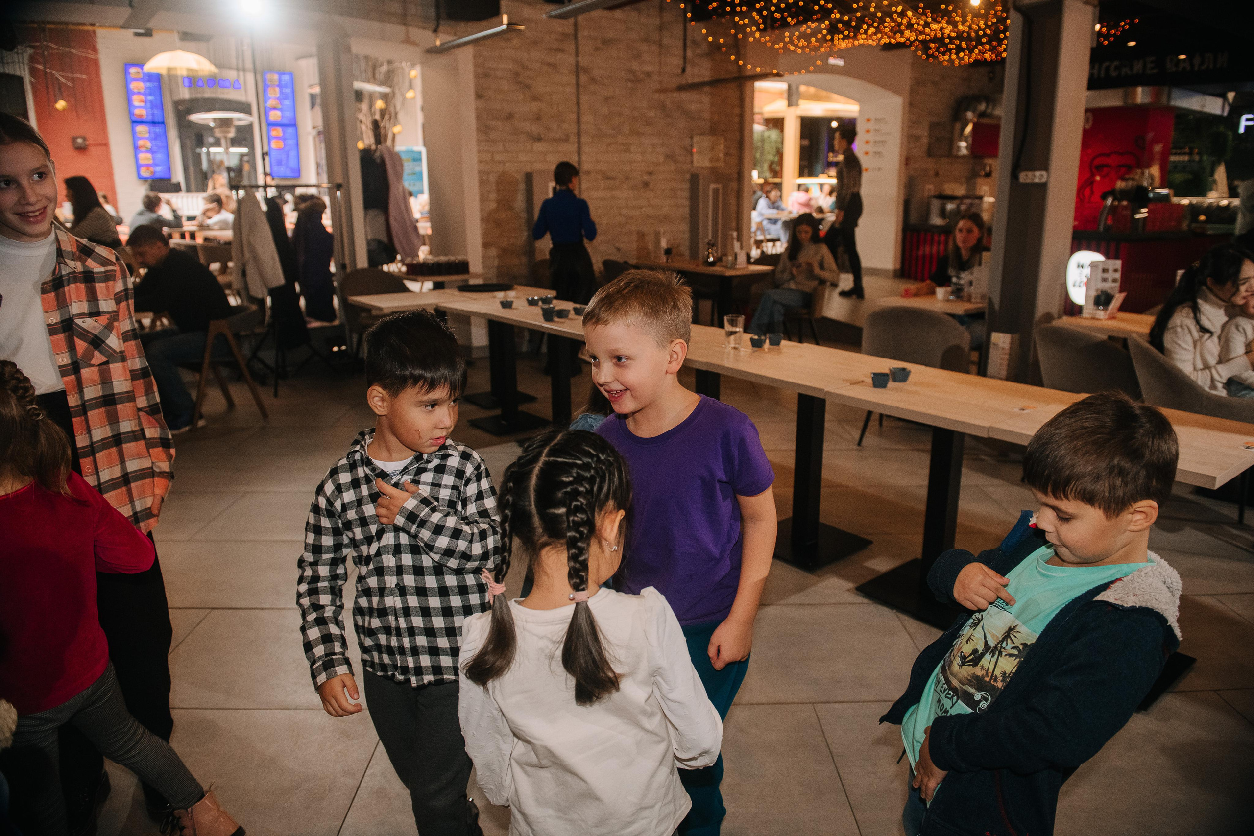 Гастродвор. Детский мастер-класс по приготовлению сэндвичей. Фотограф Валерия Голубева (Миронова)