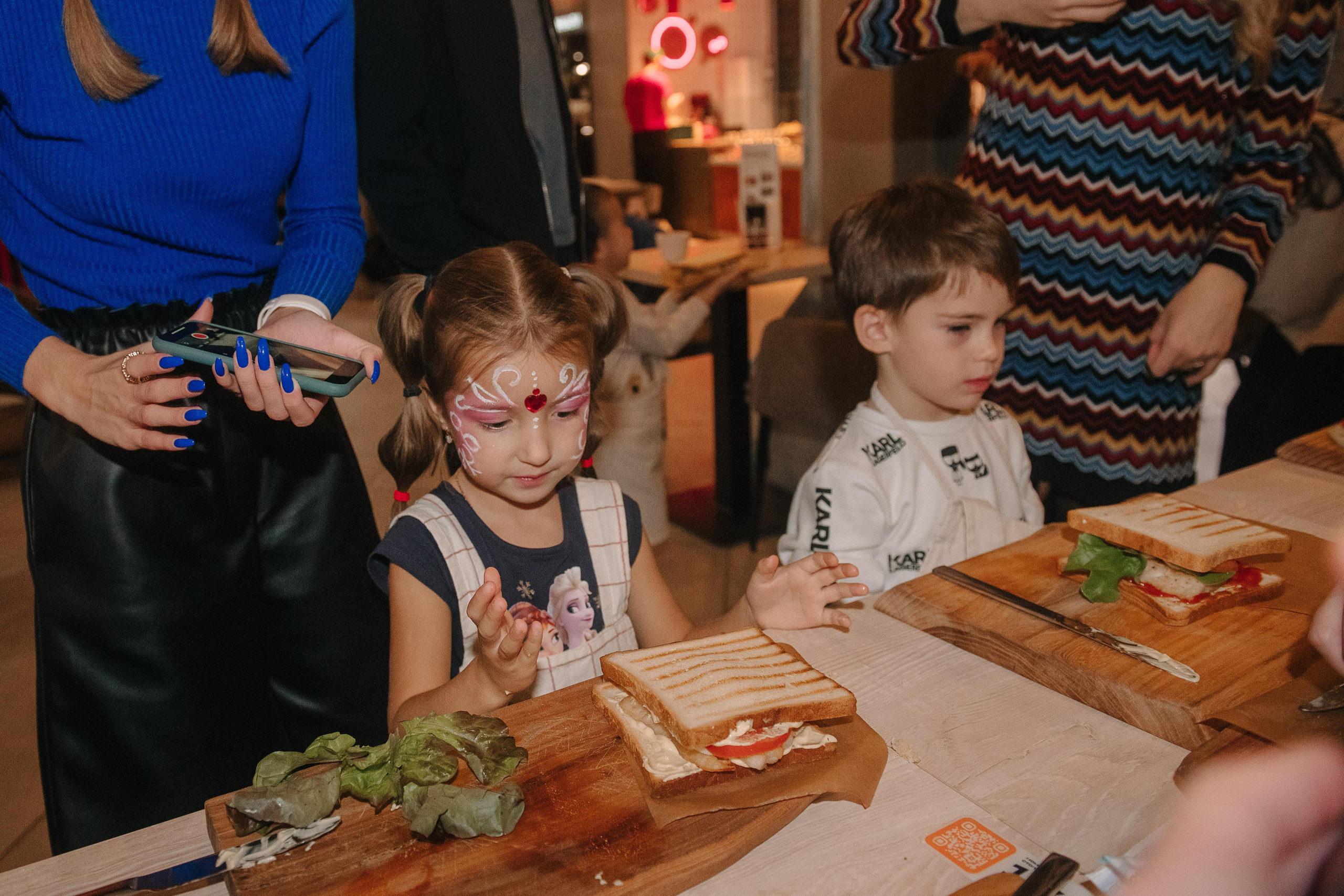 Гастродвор. Детский мастер-класс по приготовлению сэндвичей. Фотограф Валерия Голубева (Миронова)