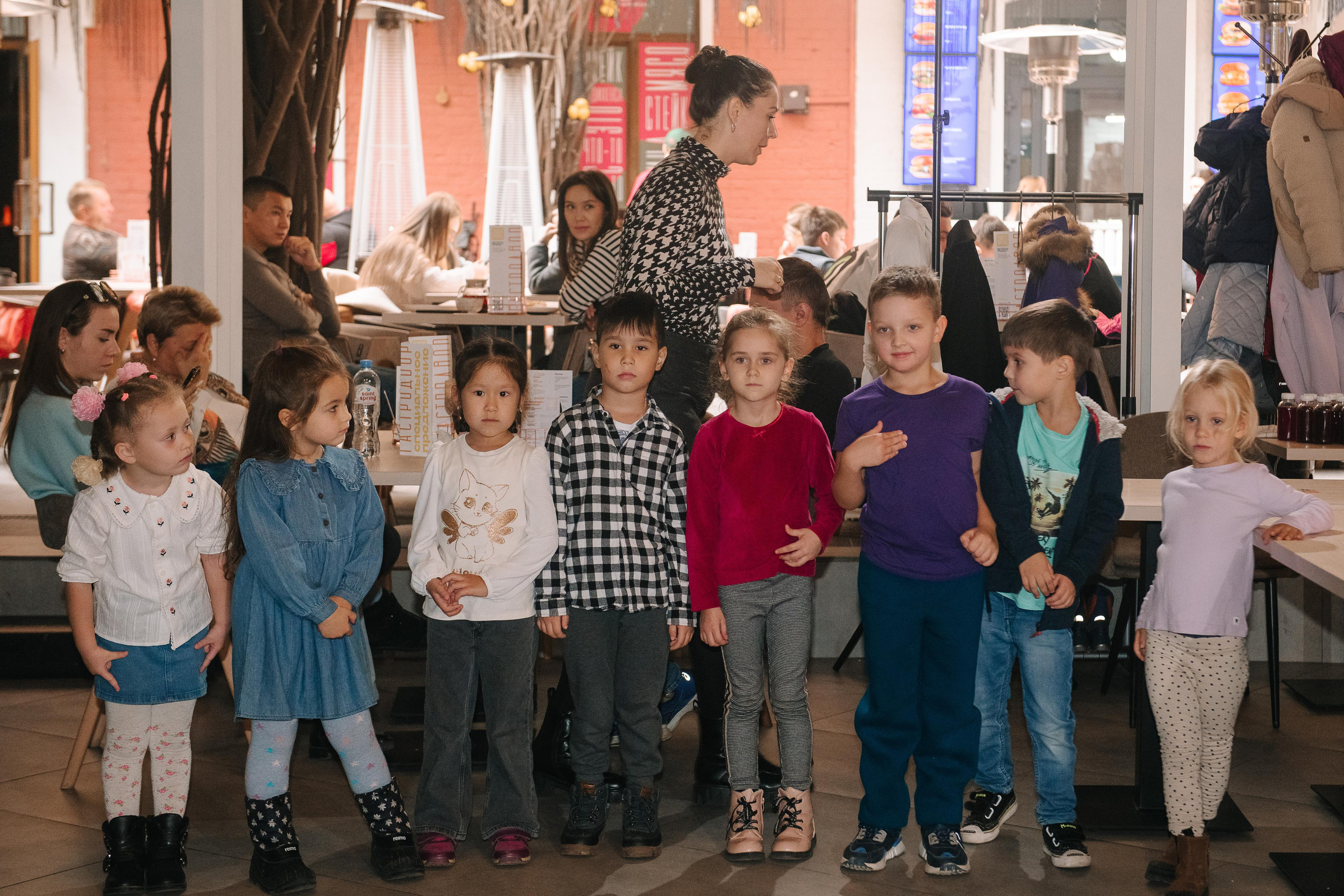 Гастродвор. Детский мастер-класс по приготовлению сэндвичей. Фотограф Валерия Голубева (Миронова)