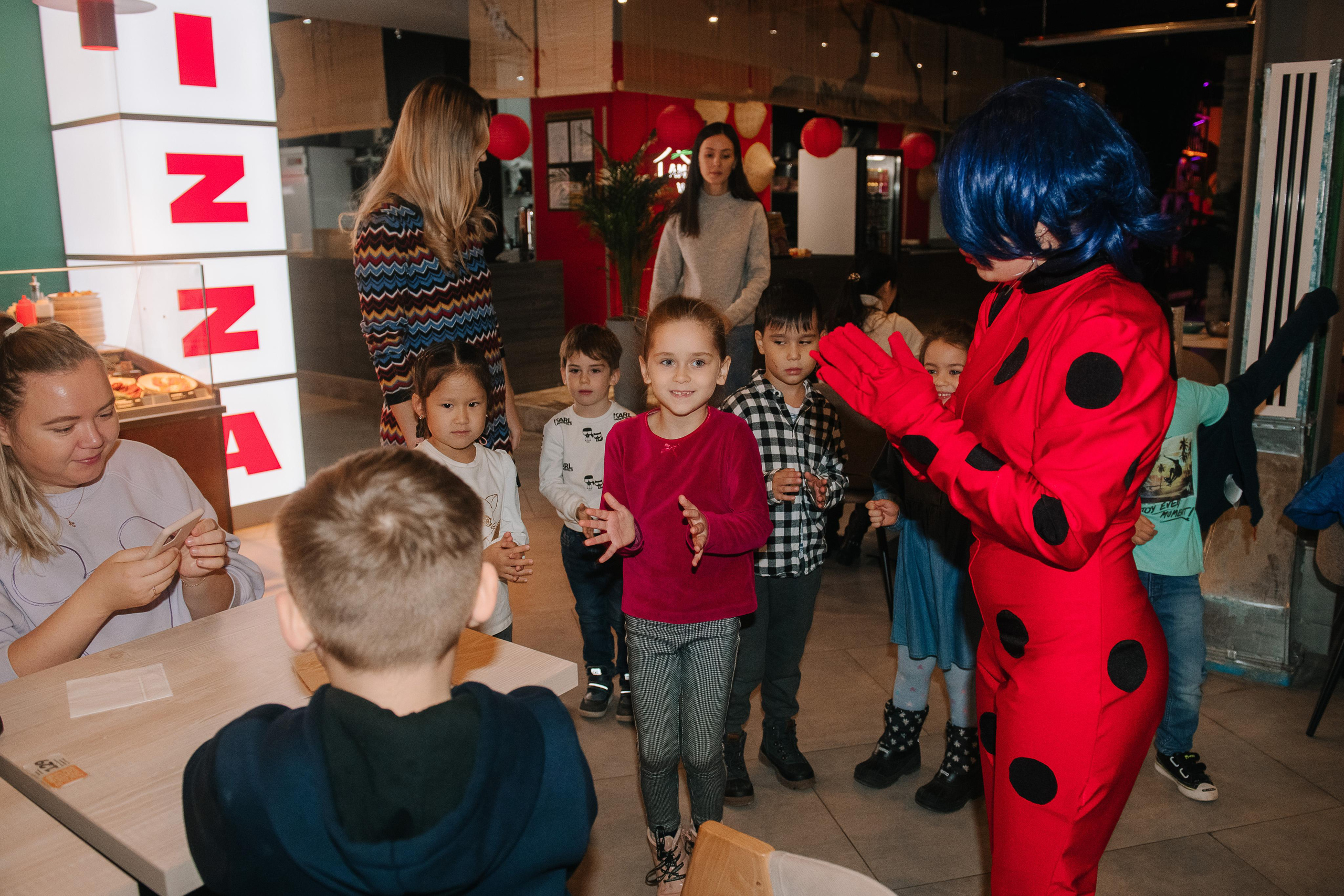 Гастродвор. Детский мастер-класс по приготовлению сэндвичей. Фотограф Валерия Голубева (Миронова)