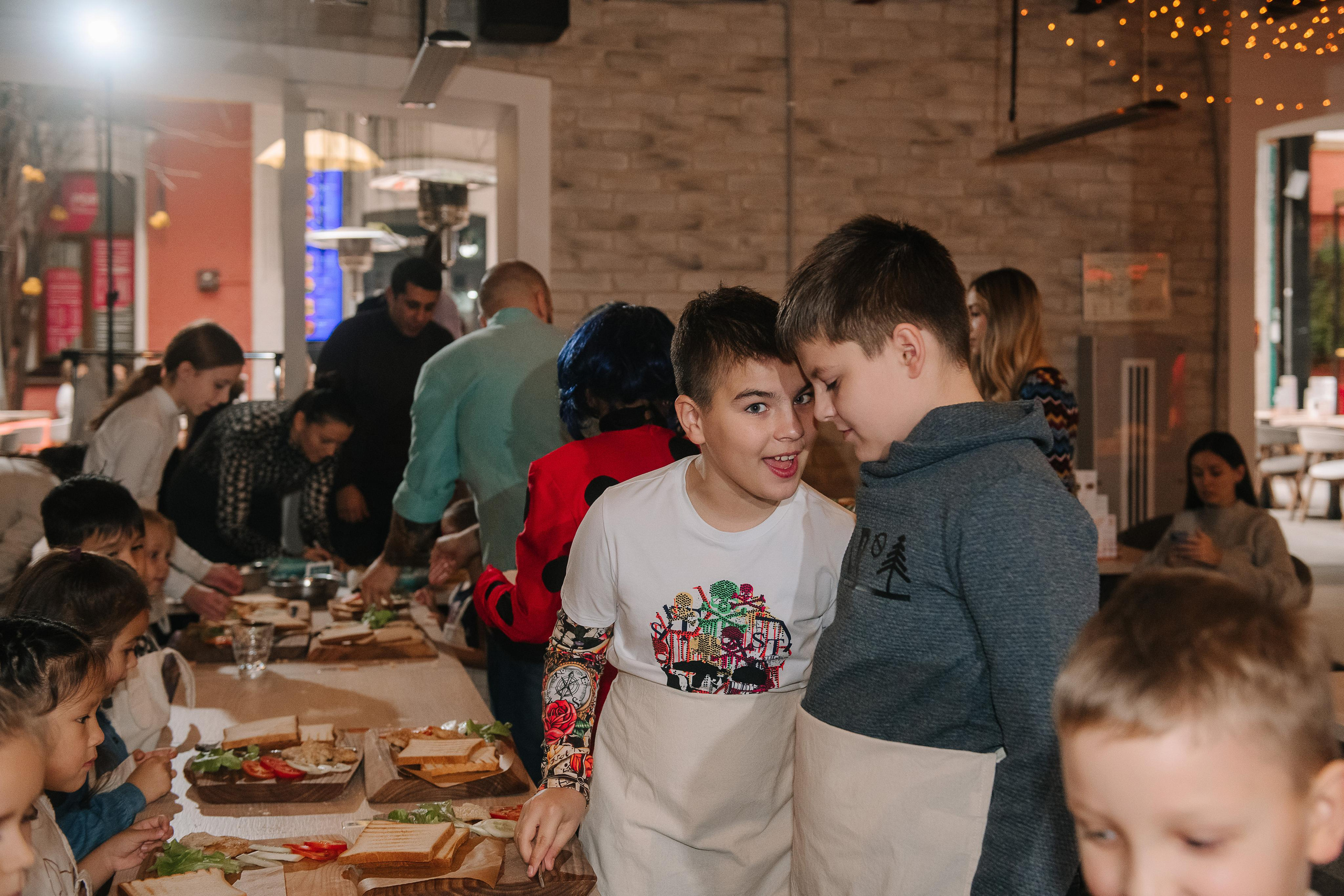 Гастродвор. Детский мастер-класс по приготовлению сэндвичей. Фотограф Валерия Голубева (Миронова)