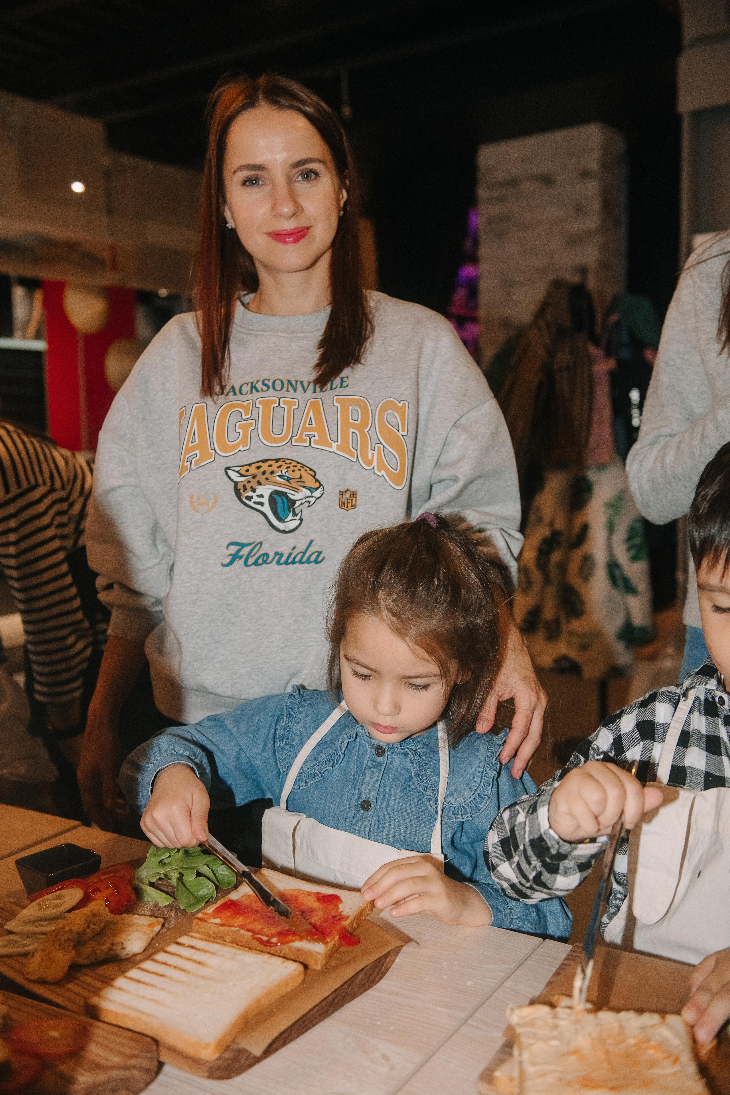 Гастродвор. Детский мастер-класс по приготовлению сэндвичей. Фотограф Валерия Голубева (Миронова)