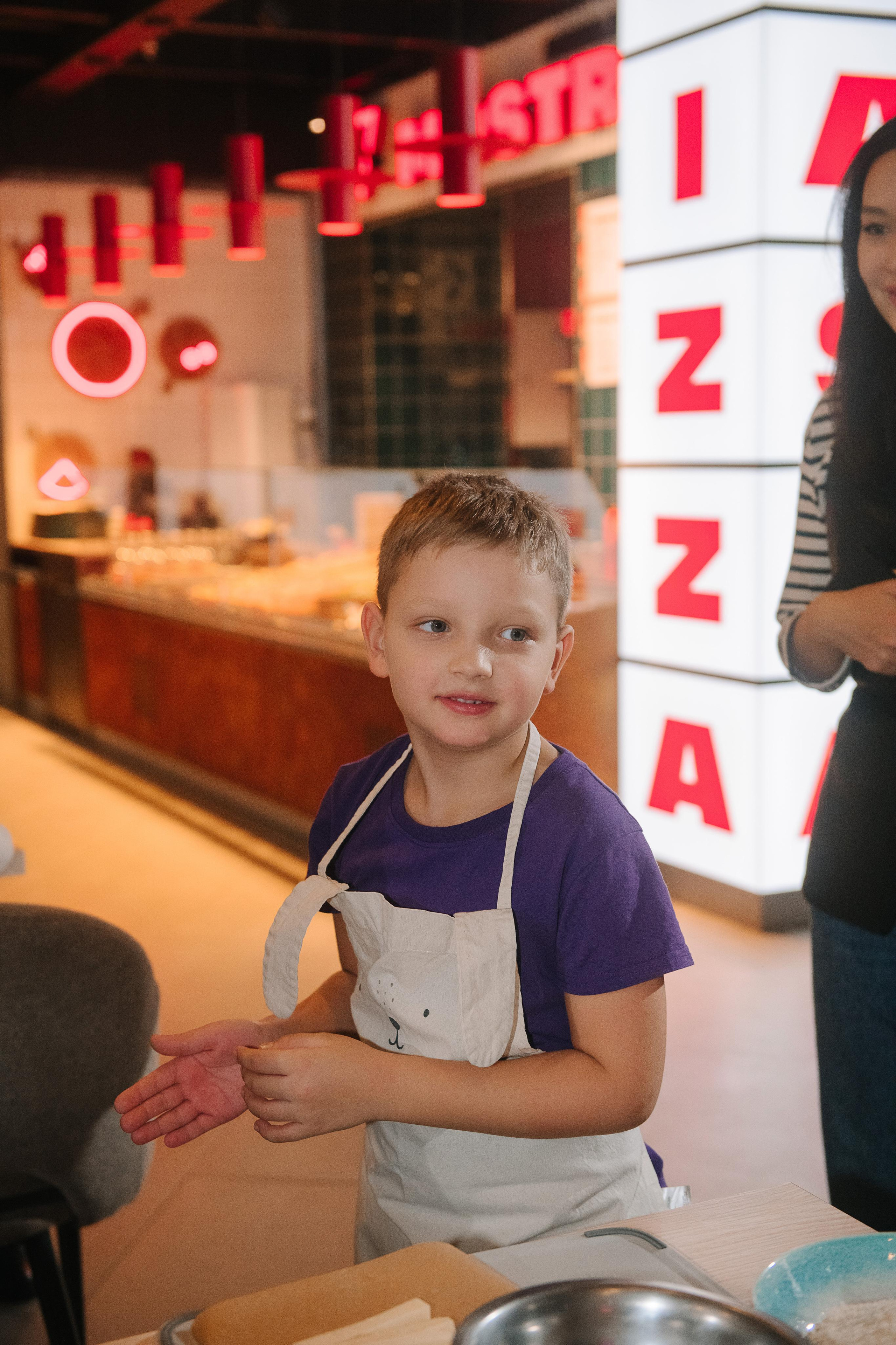 Гастродвор. Детский мастер-класс по приготовлению сэндвичей. Фотограф Валерия Голубева (Миронова)