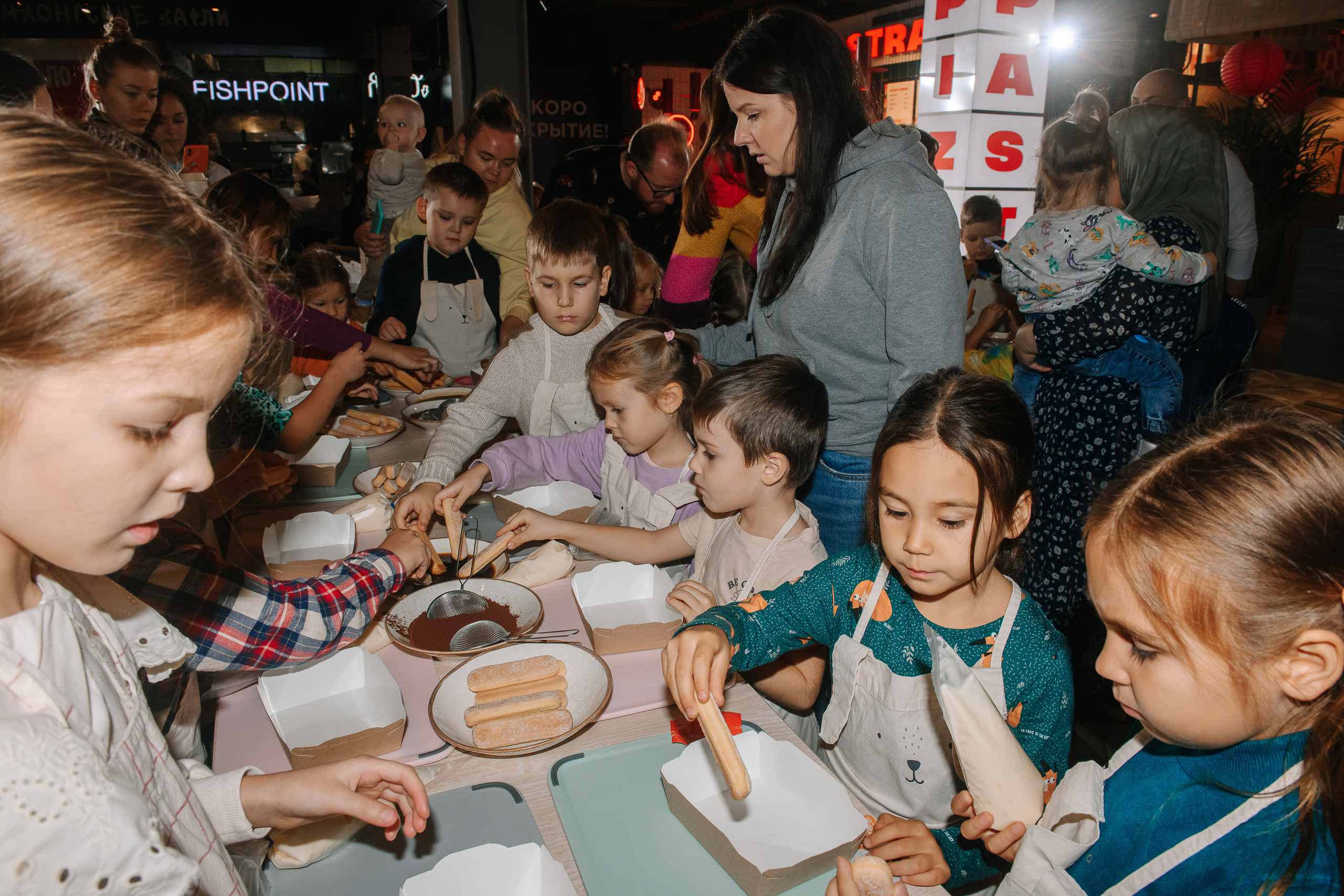 Гастродвор. Детский мастер-класс по приготовлению тирамису. Фотограф Валерия Голубева (Миронова)