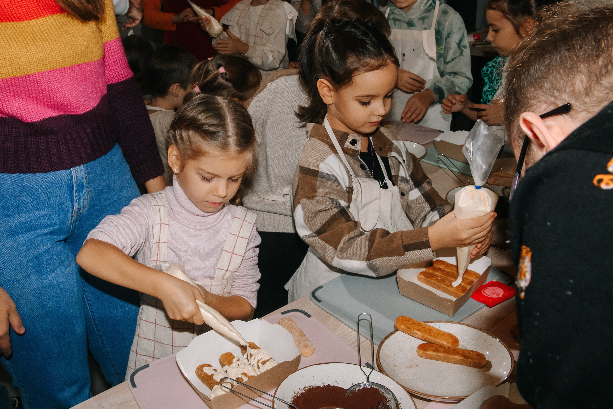 Гастродвор. Детский мастер-класс по приготовлению тирамису. Фотограф Валерия Голубева (Миронова)