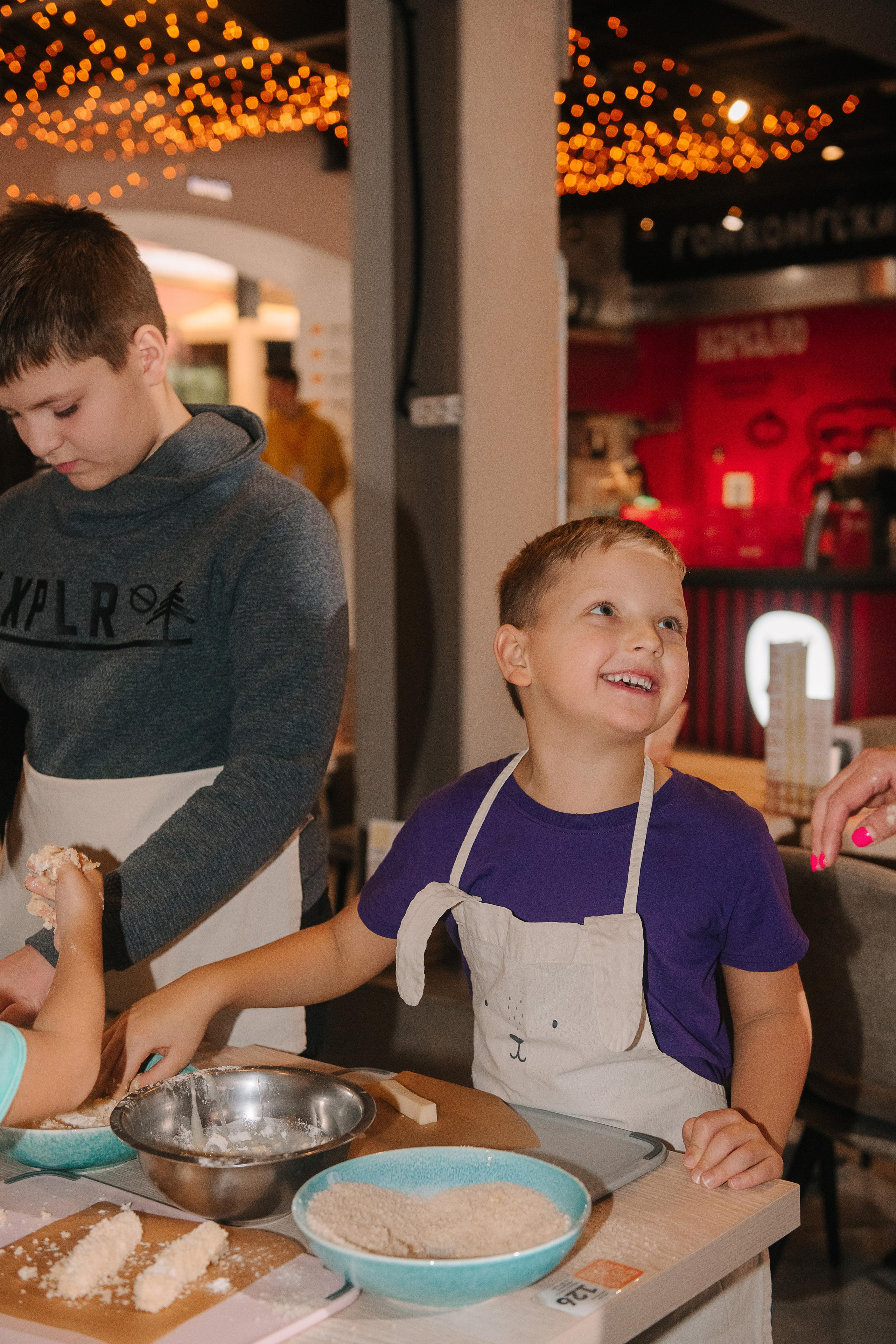 Гастродвор. Детский мастер-класс по приготовлению сэндвичей. Фотограф Валерия Голубева (Миронова)