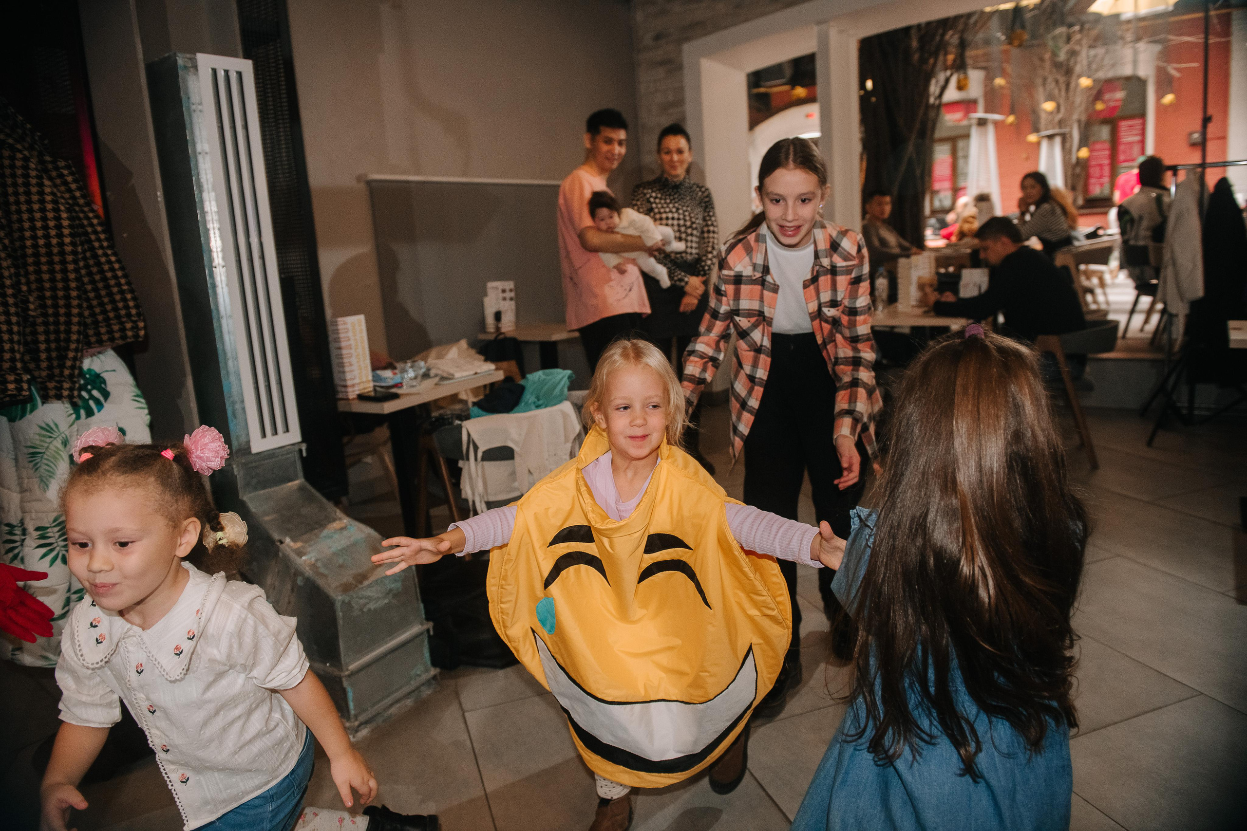 Гастродвор. Детский мастер-класс по приготовлению сэндвичей. Фотограф Валерия Голубева (Миронова)