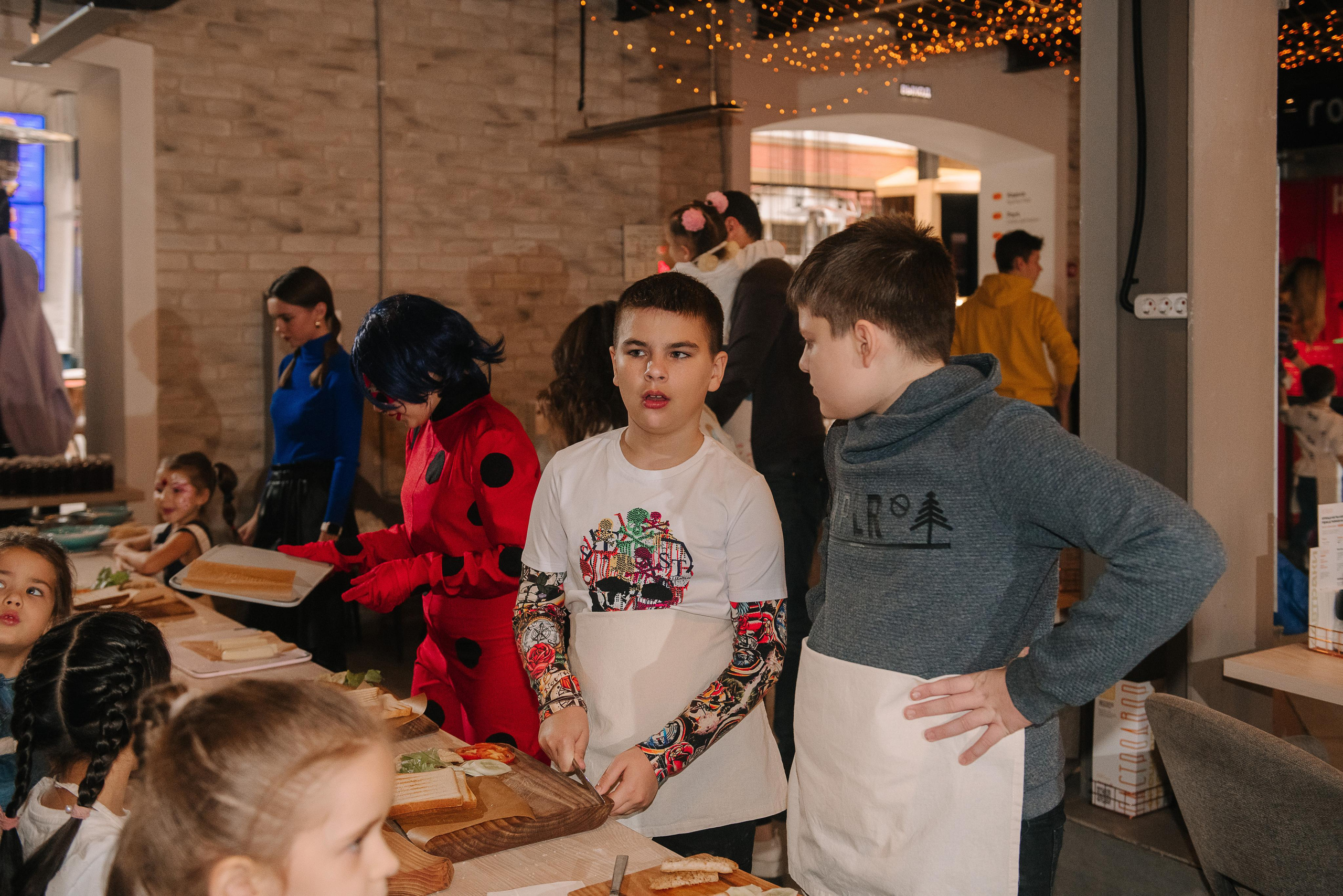 Гастродвор. Детский мастер-класс по приготовлению сэндвичей. Фотограф Валерия Голубева (Миронова)