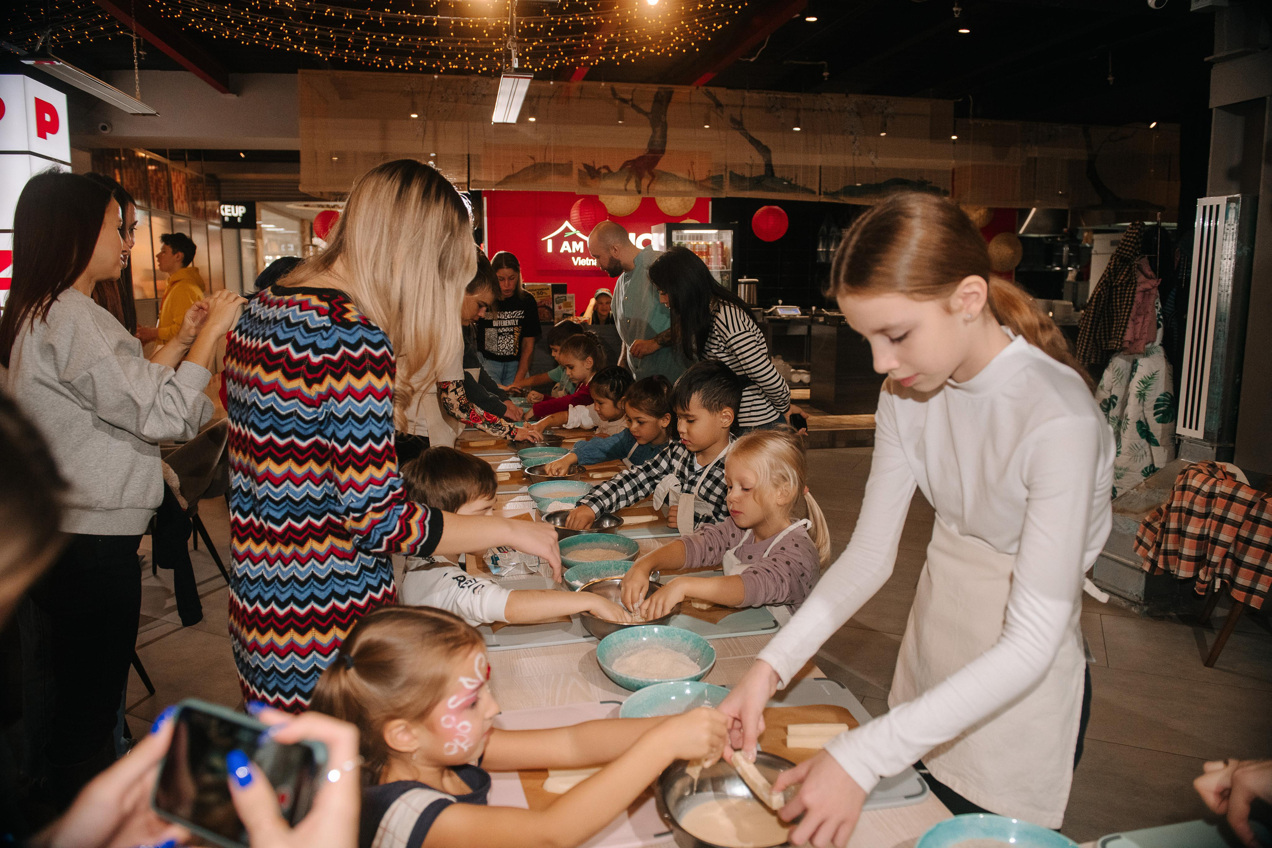 Гастродвор. Детский мастер-класс по приготовлению сэндвичей. Фотограф Валерия Голубева (Миронова)