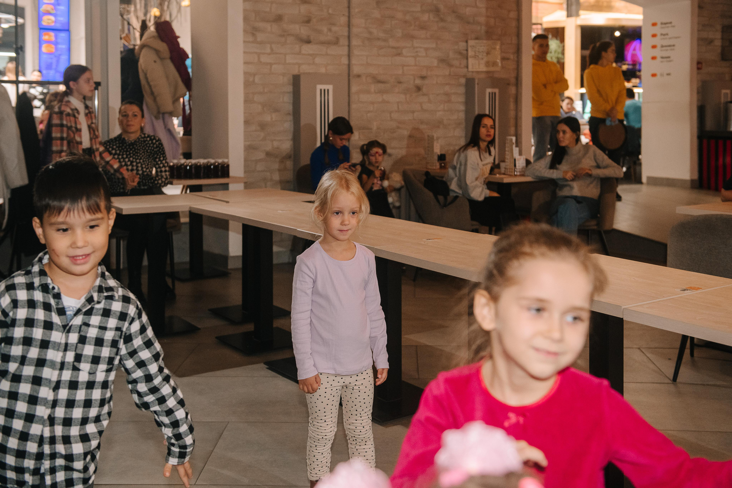 Гастродвор. Детский мастер-класс по приготовлению сэндвичей. Фотограф Валерия Голубева (Миронова)