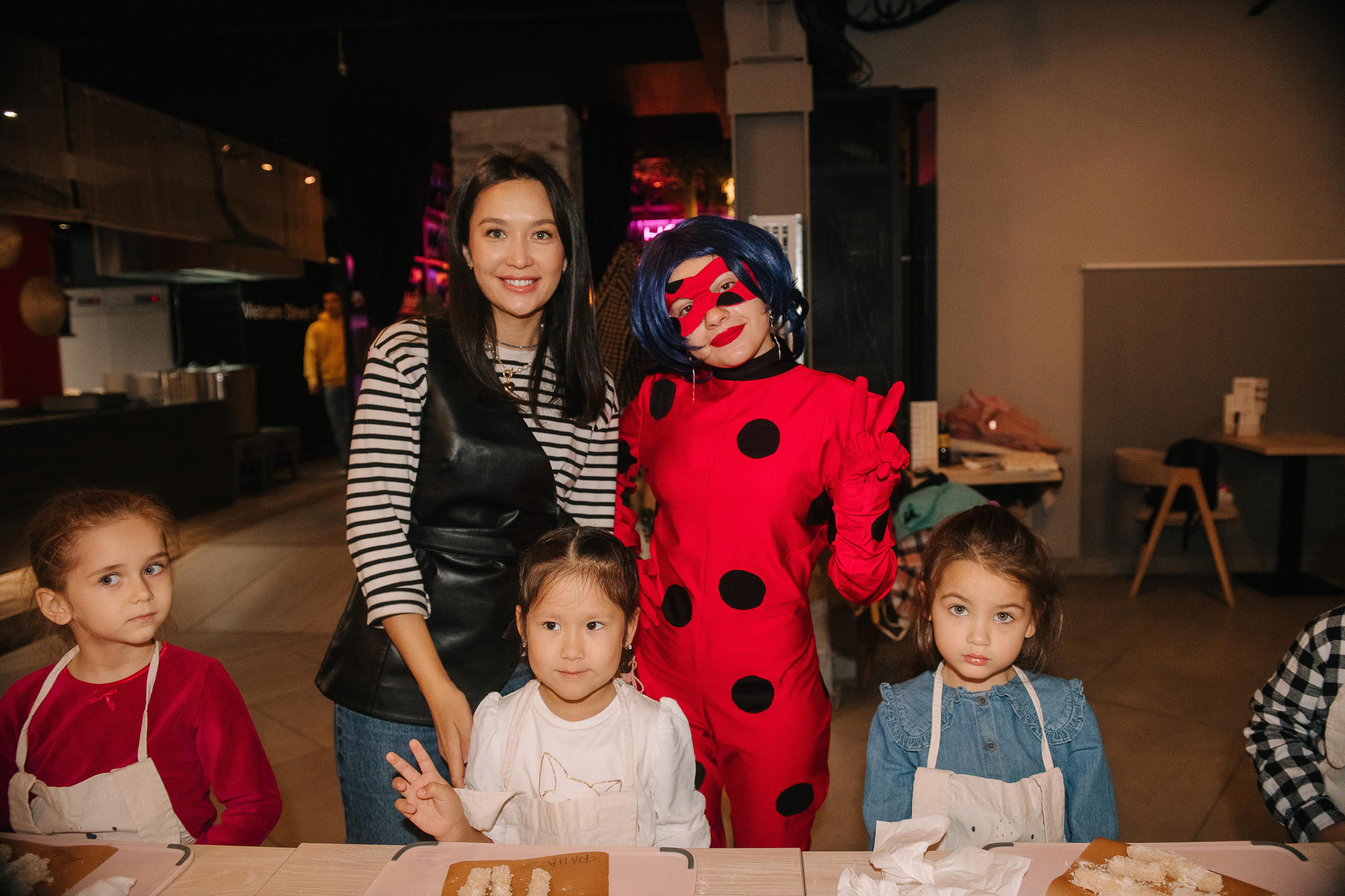 Гастродвор. Детский мастер-класс по приготовлению сэндвичей. Фотограф Валерия Голубева (Миронова)