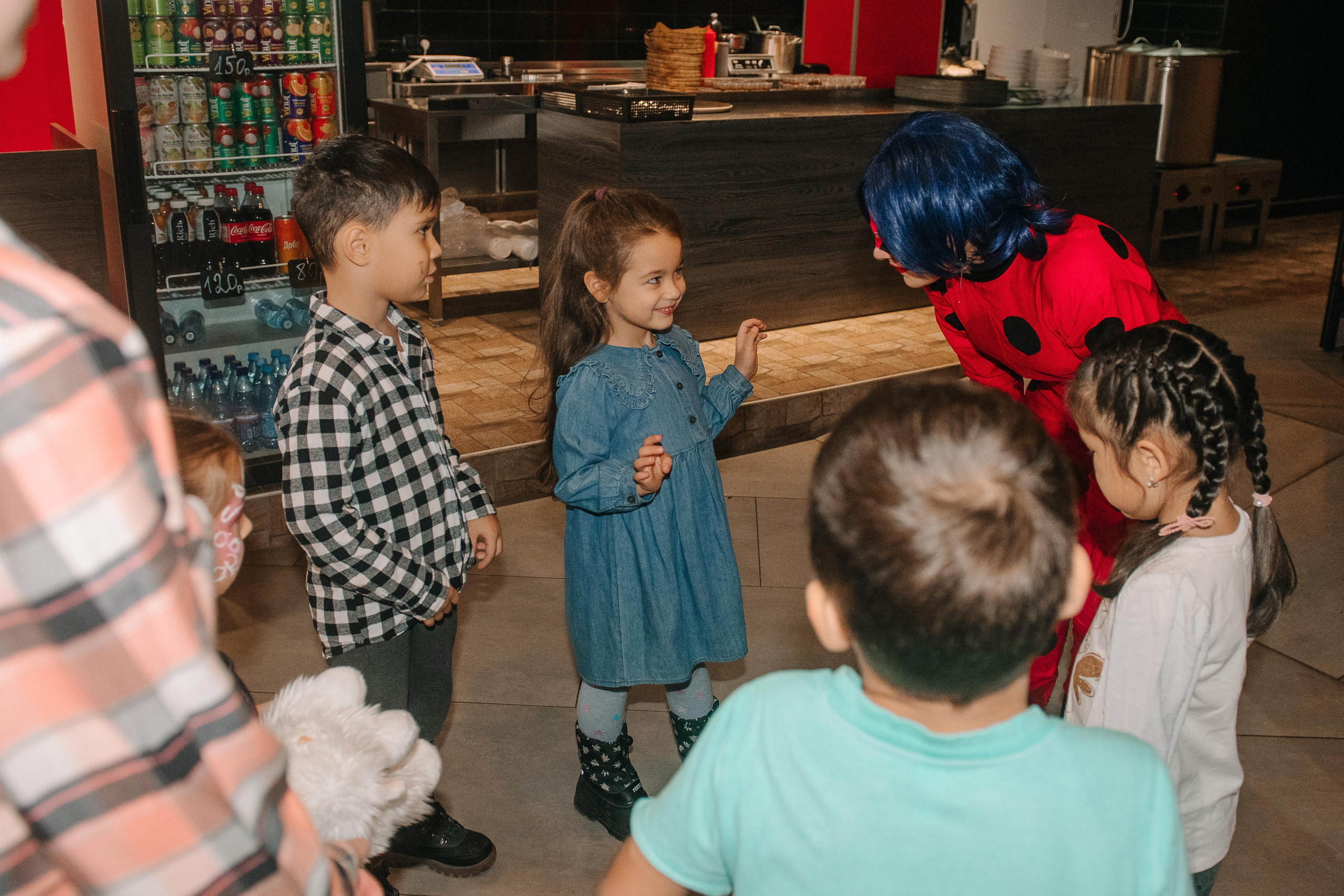 Гастродвор. Детский мастер-класс по приготовлению сэндвичей. Фотограф Валерия Голубева (Миронова)