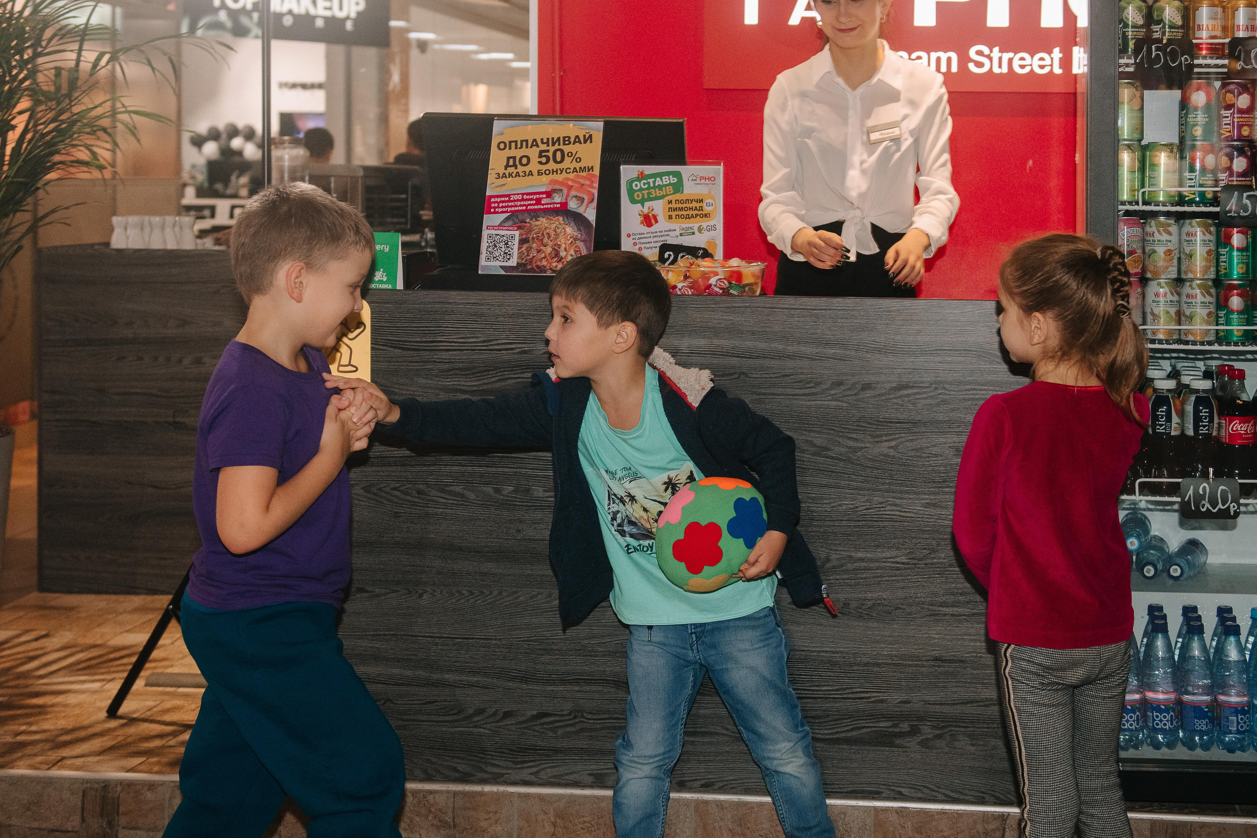 Гастродвор. Детский мастер-класс по приготовлению сэндвичей. Фотограф Валерия Голубева (Миронова)