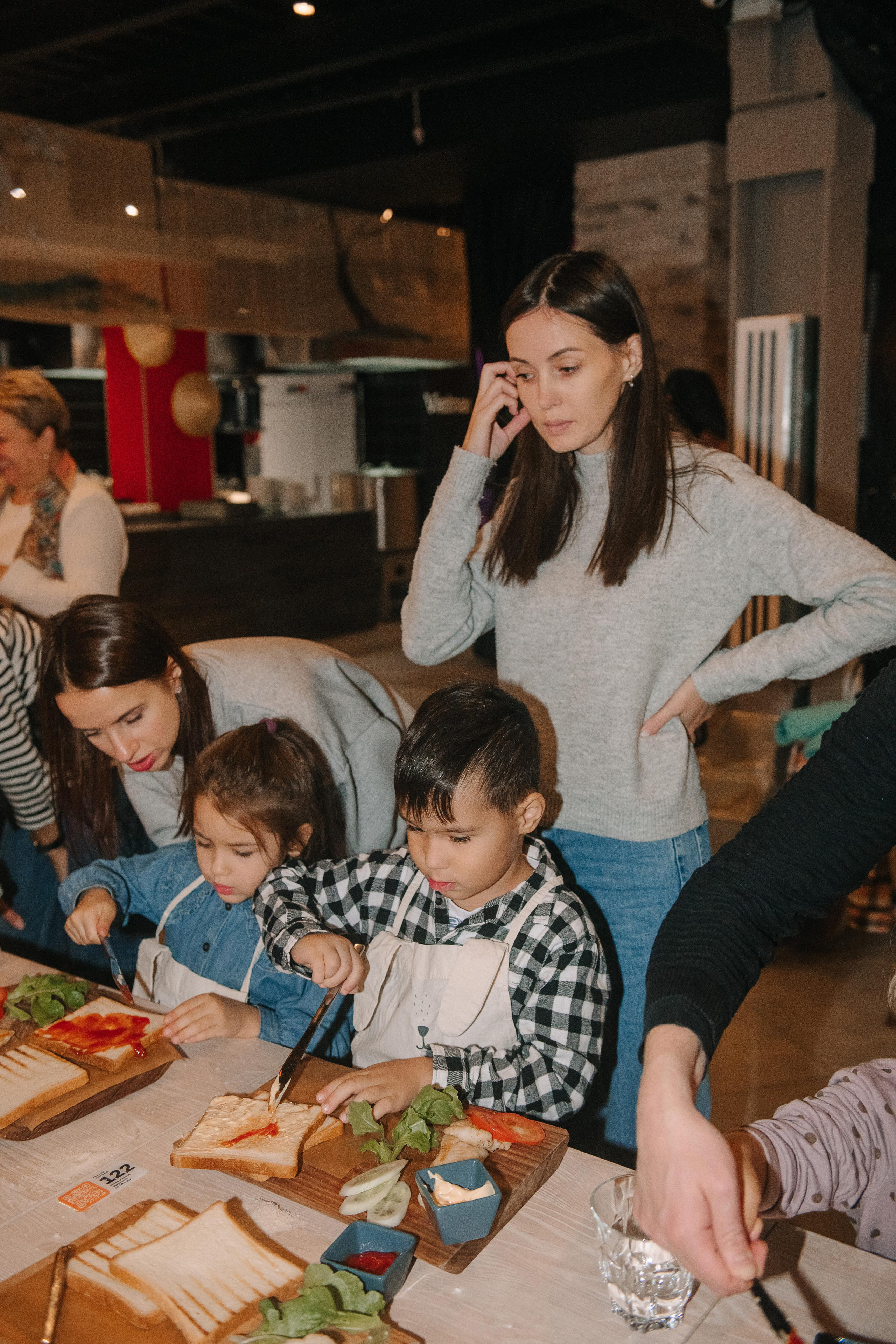Гастродвор. Детский мастер-класс по приготовлению сэндвичей. Фотограф Валерия Голубева (Миронова)