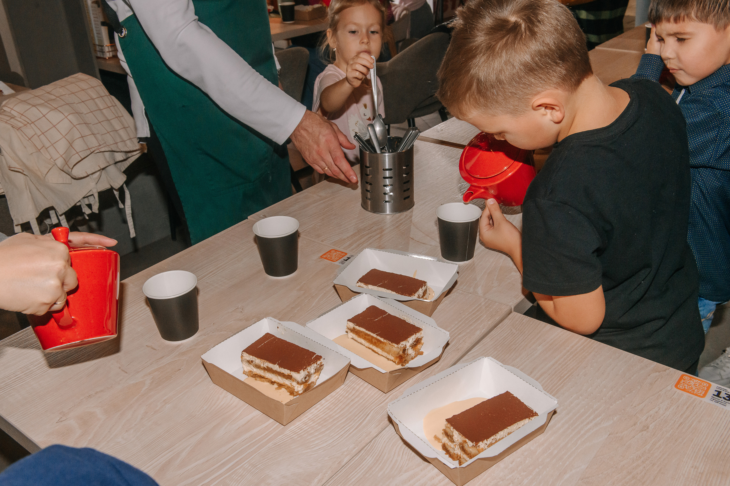 Гастродвор. Детский мастер-класс по приготовлению тирамису. Фотограф Валерия Голубева (Миронова)