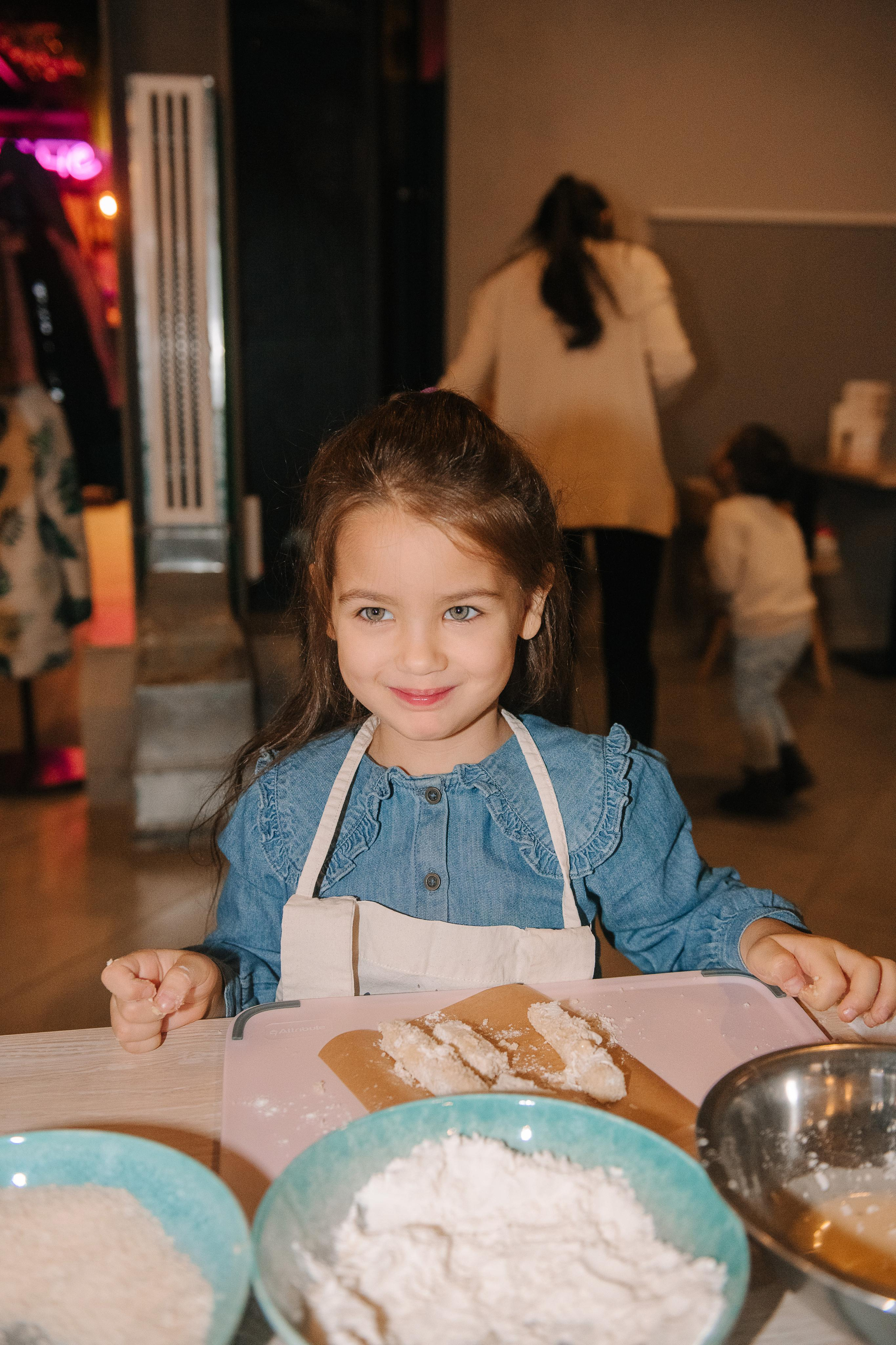 Гастродвор. Детский мастер-класс по приготовлению сэндвичей. Фотограф Валерия Голубева (Миронова)