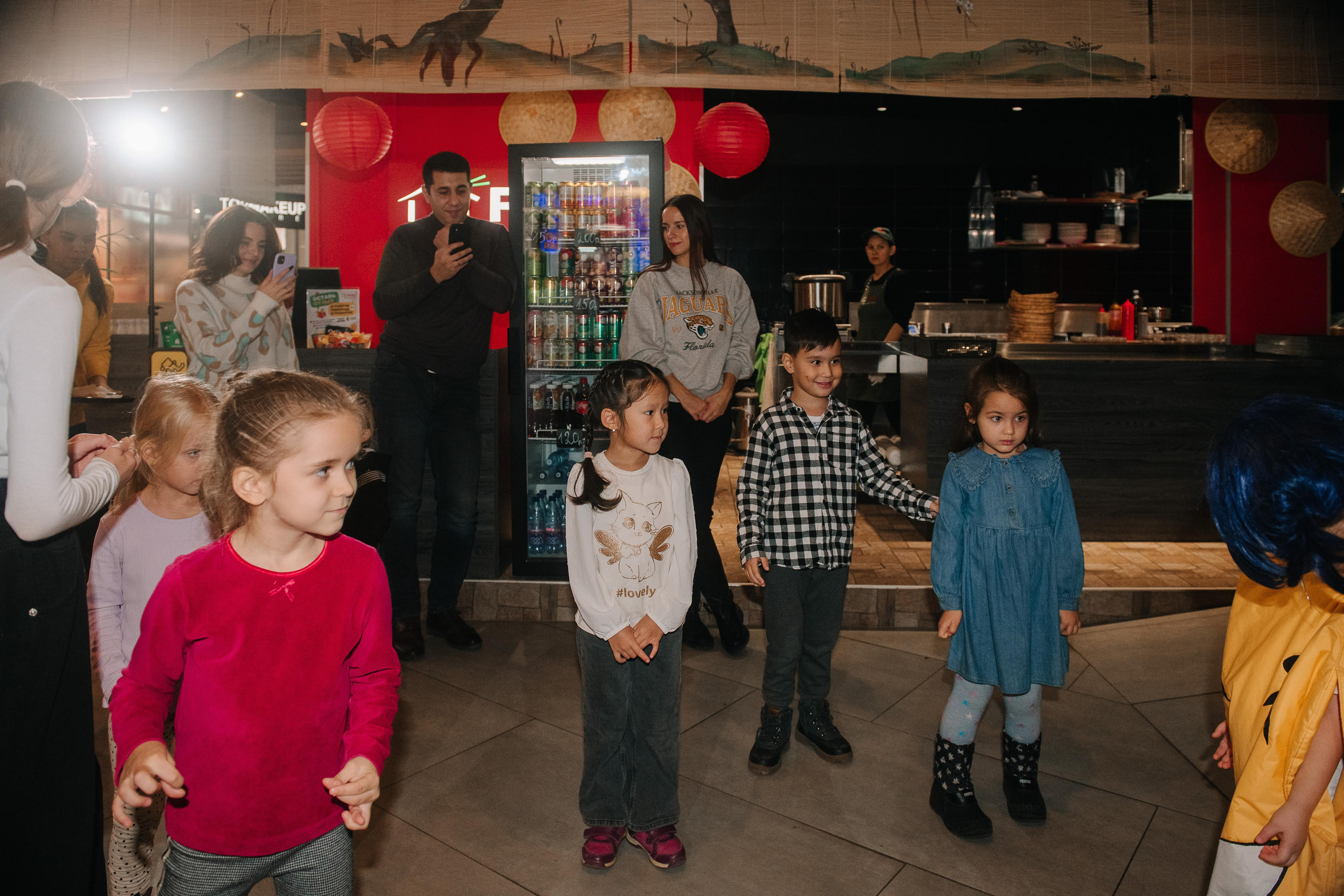 Гастродвор. Детский мастер-класс по приготовлению сэндвичей. Фотограф Валерия Голубева (Миронова)