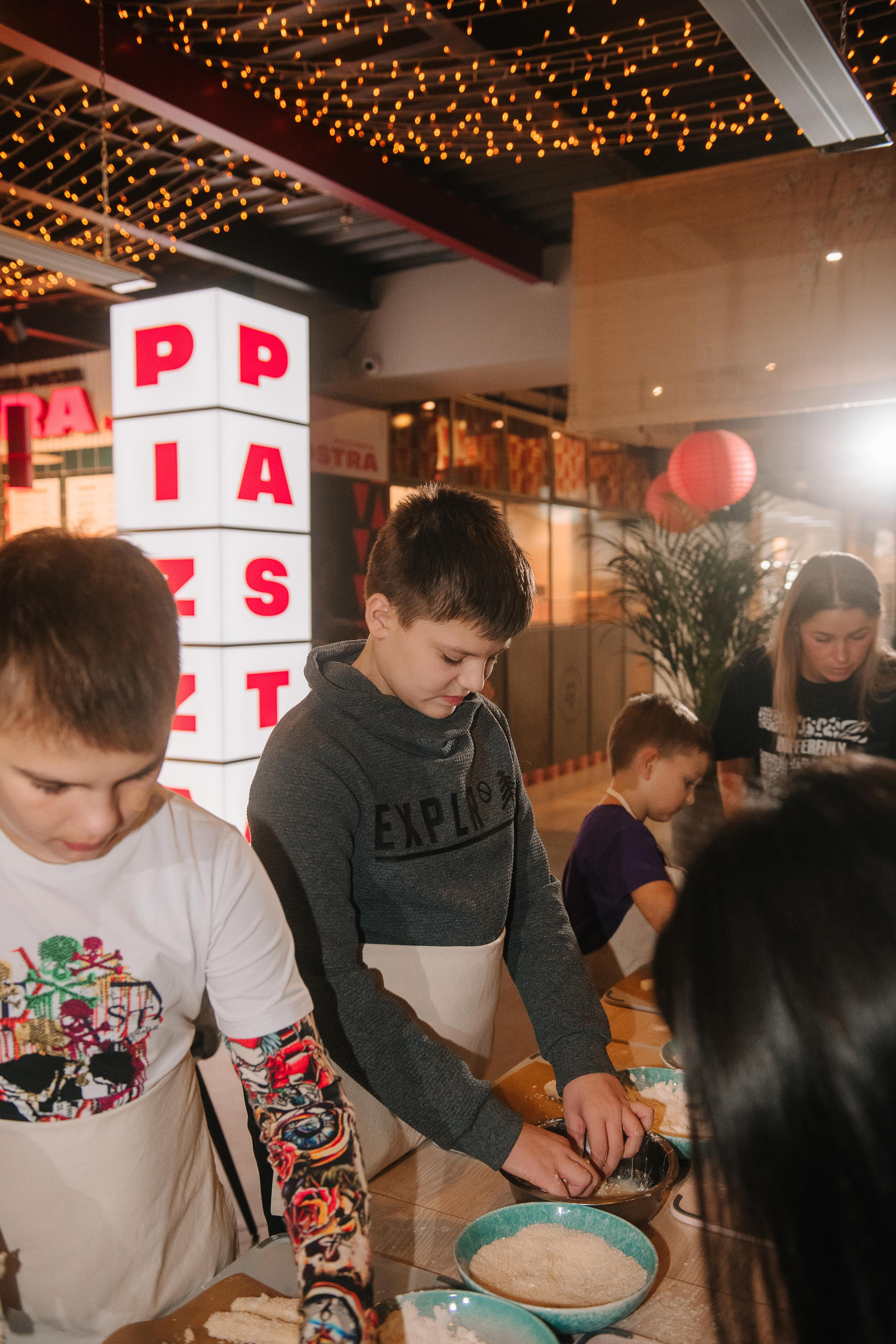 Гастродвор. Детский мастер-класс по приготовлению сэндвичей. Фотограф Валерия Голубева (Миронова)