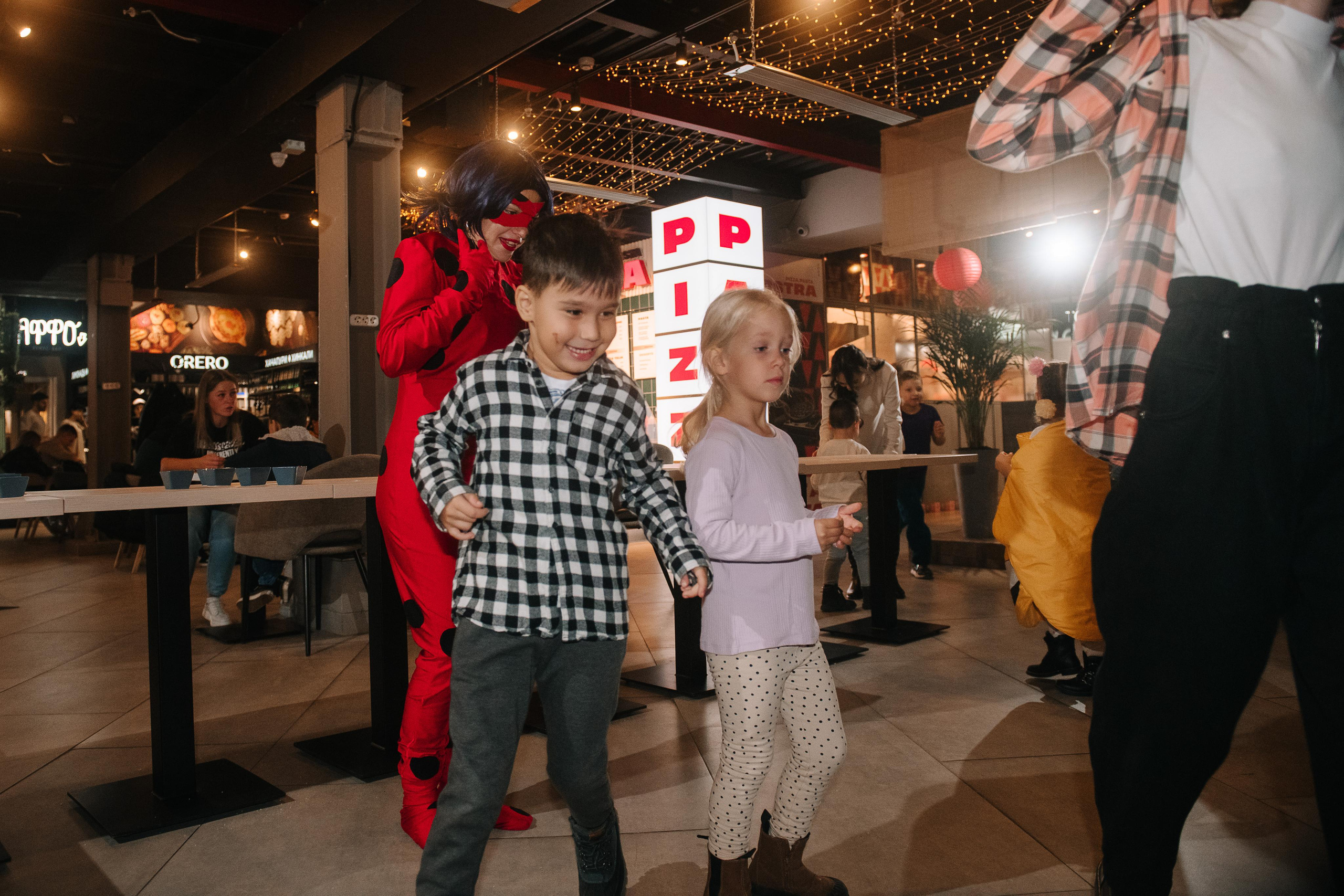 Гастродвор. Детский мастер-класс по приготовлению сэндвичей. Фотограф Валерия Голубева (Миронова)