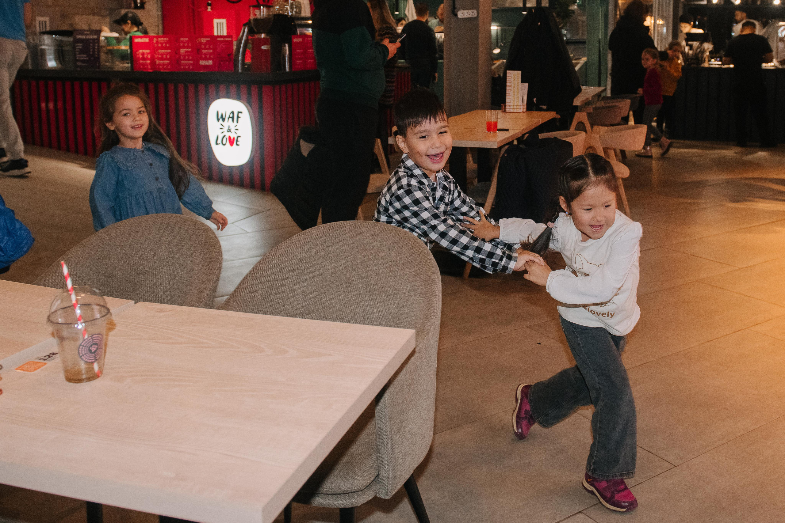 Гастродвор. Детский мастер-класс по приготовлению сэндвичей. Фотограф Валерия Голубева (Миронова)