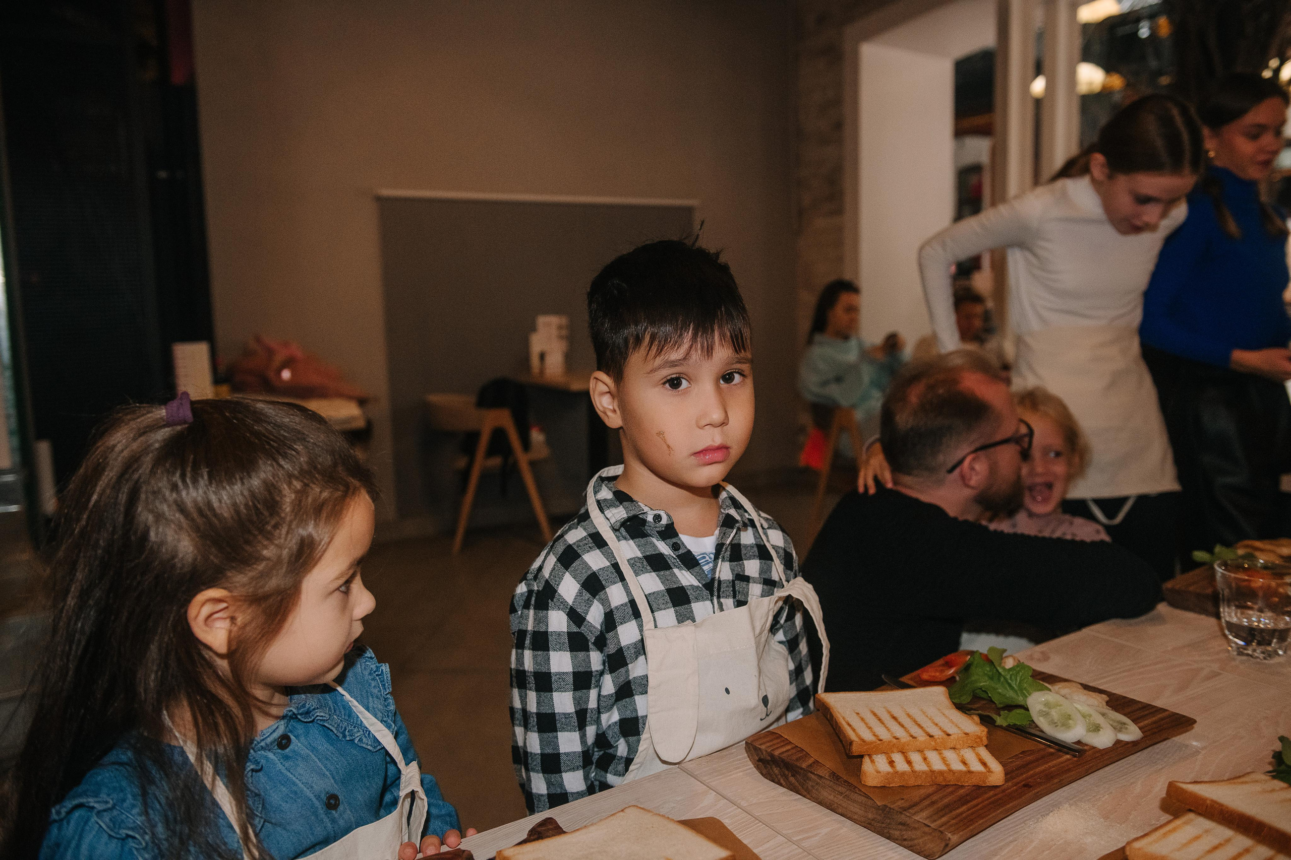 Гастродвор. Детский мастер-класс по приготовлению сэндвичей. Фотограф Валерия Голубева (Миронова)