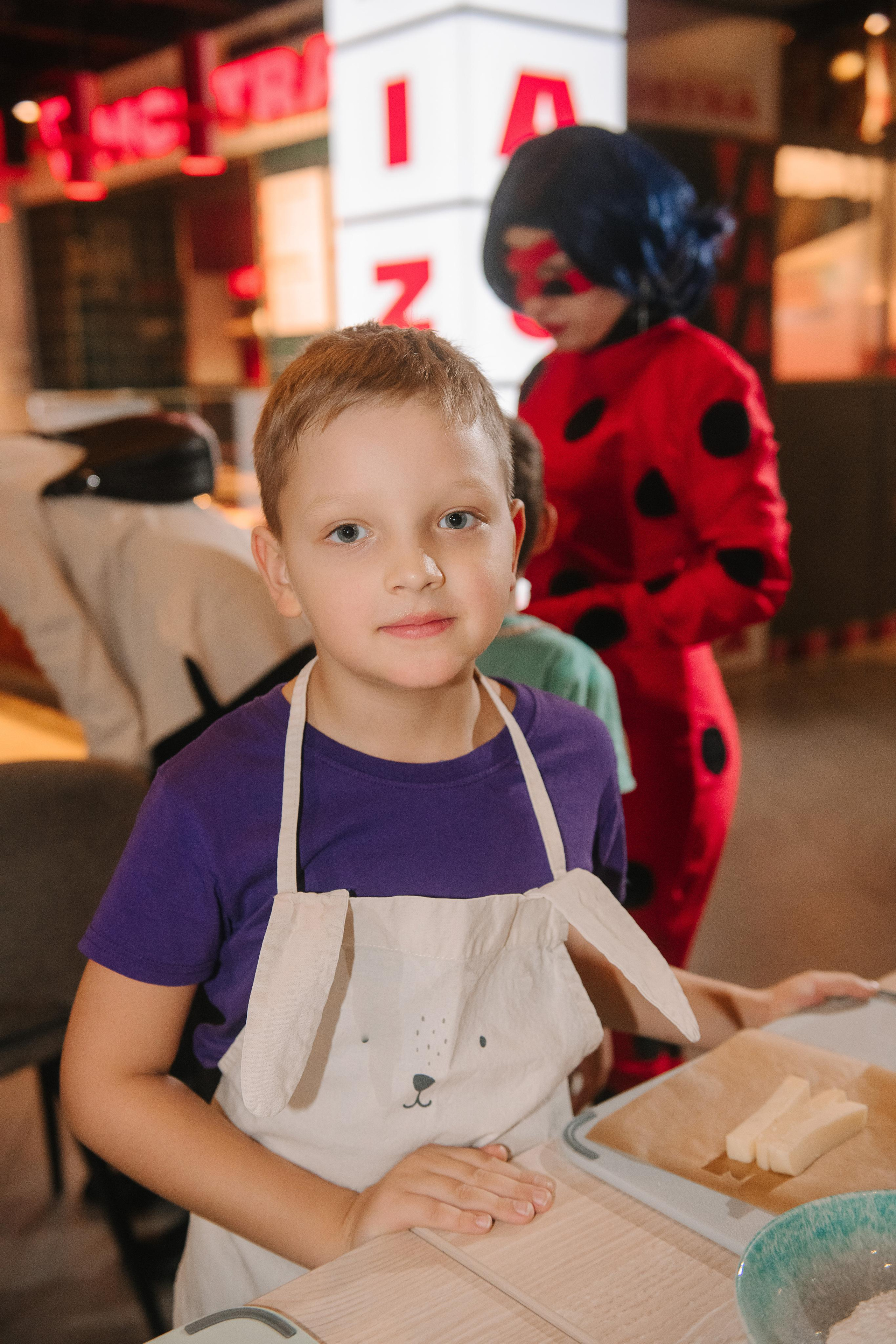 Гастродвор. Детский мастер-класс по приготовлению сэндвичей. Фотограф Валерия Голубева (Миронова)