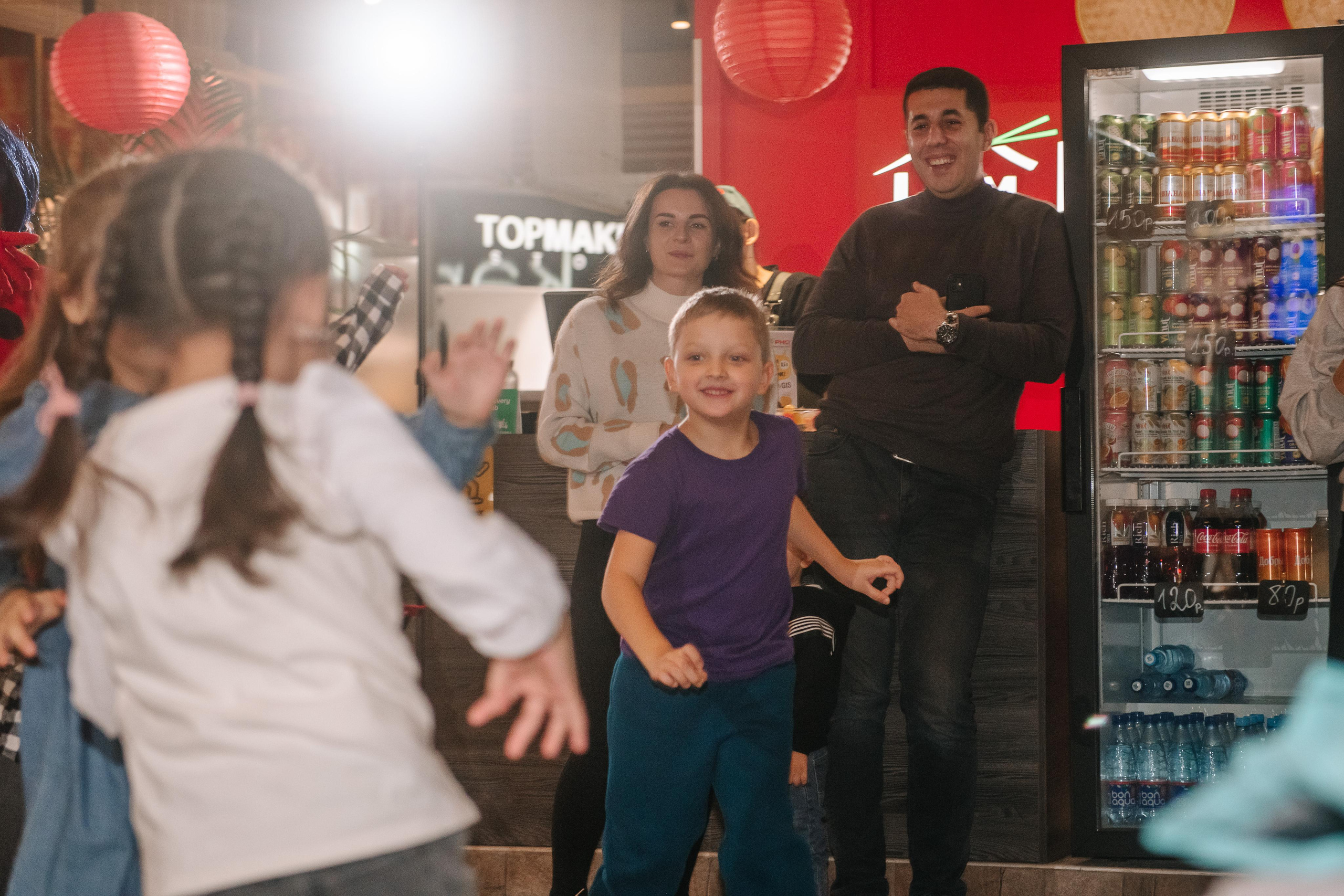 Гастродвор. Детский мастер-класс по приготовлению сэндвичей. Фотограф Валерия Голубева (Миронова)