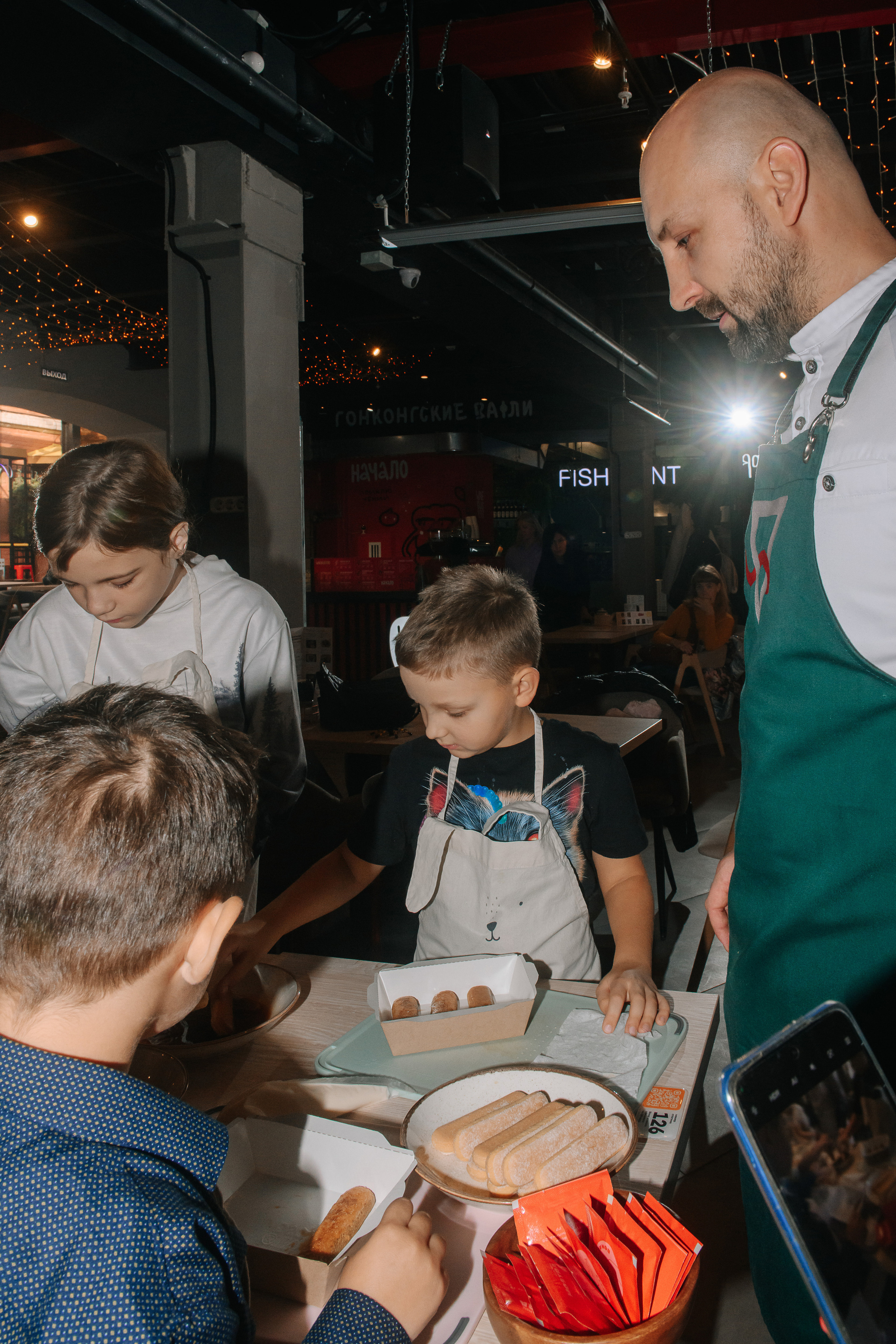 Гастродвор. Детский мастер-класс по приготовлению тирамису. Фотограф Валерия Голубева (Миронова)