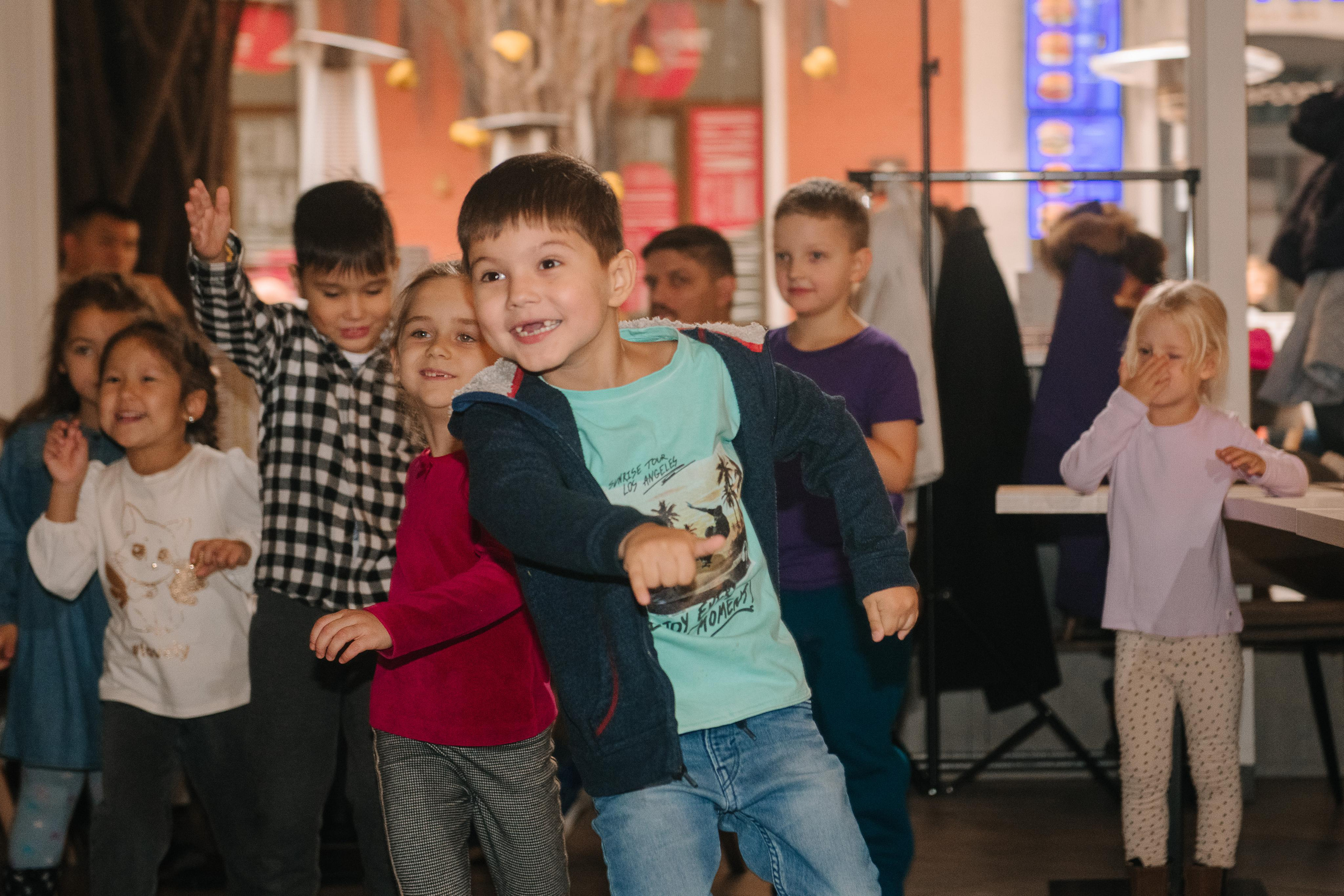 Гастродвор. Детский мастер-класс по приготовлению сэндвичей. Фотограф Валерия Голубева (Миронова)